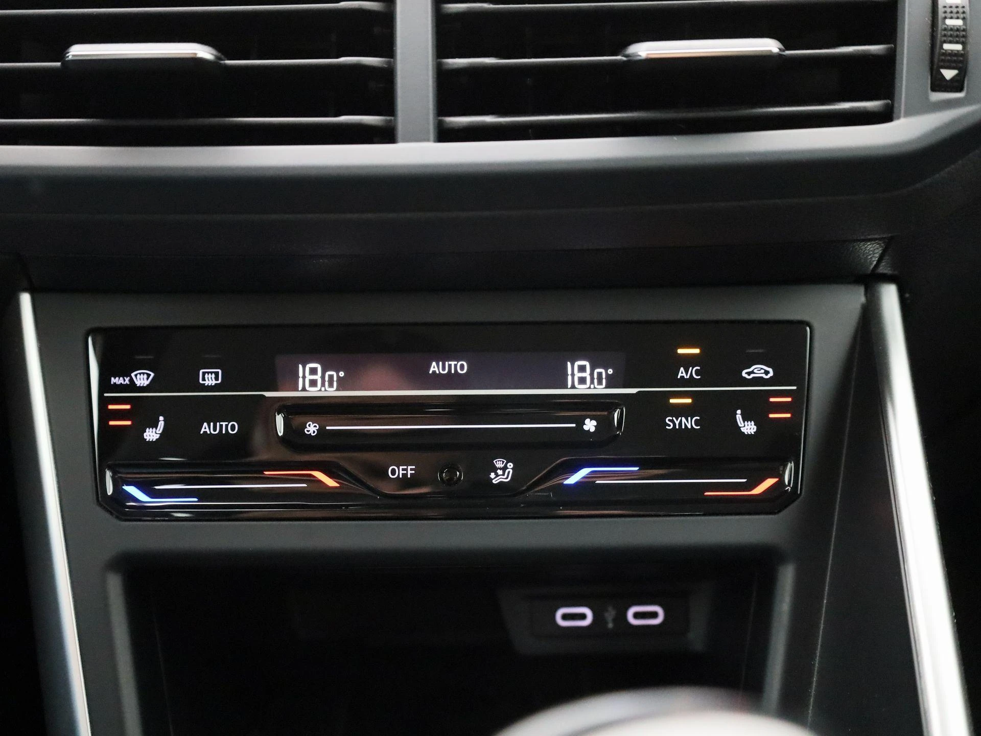 Volkswagen-Polo-image-18