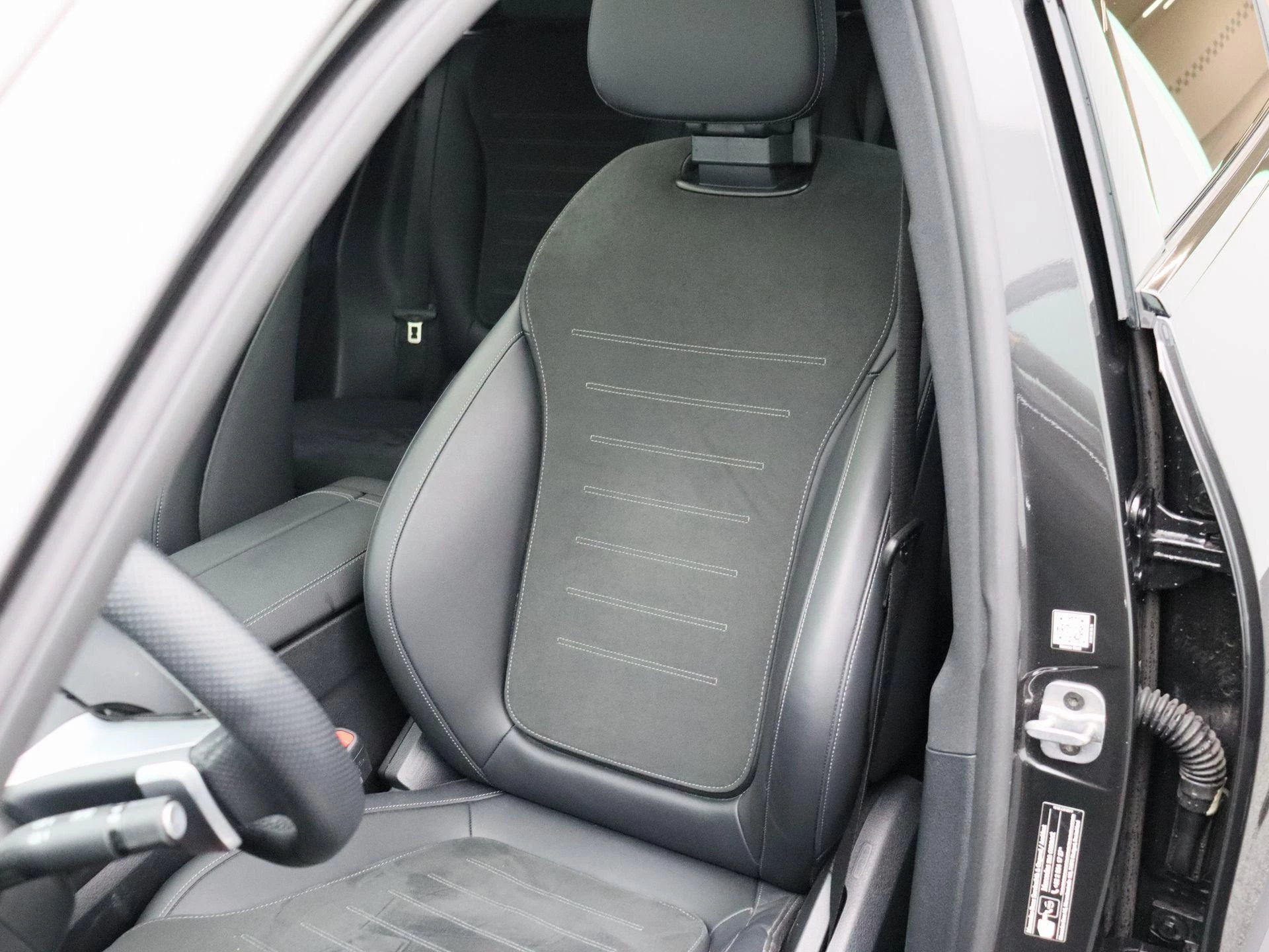 Mercedes-Benz GLC 300 e Coupé AMG Line + PANORAMISCH DAK + DIGITAL LIGHT + NIGHTPAKKET +