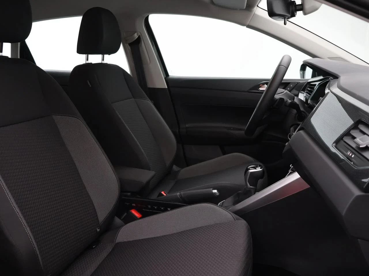 Volkswagen-Polo-image-13