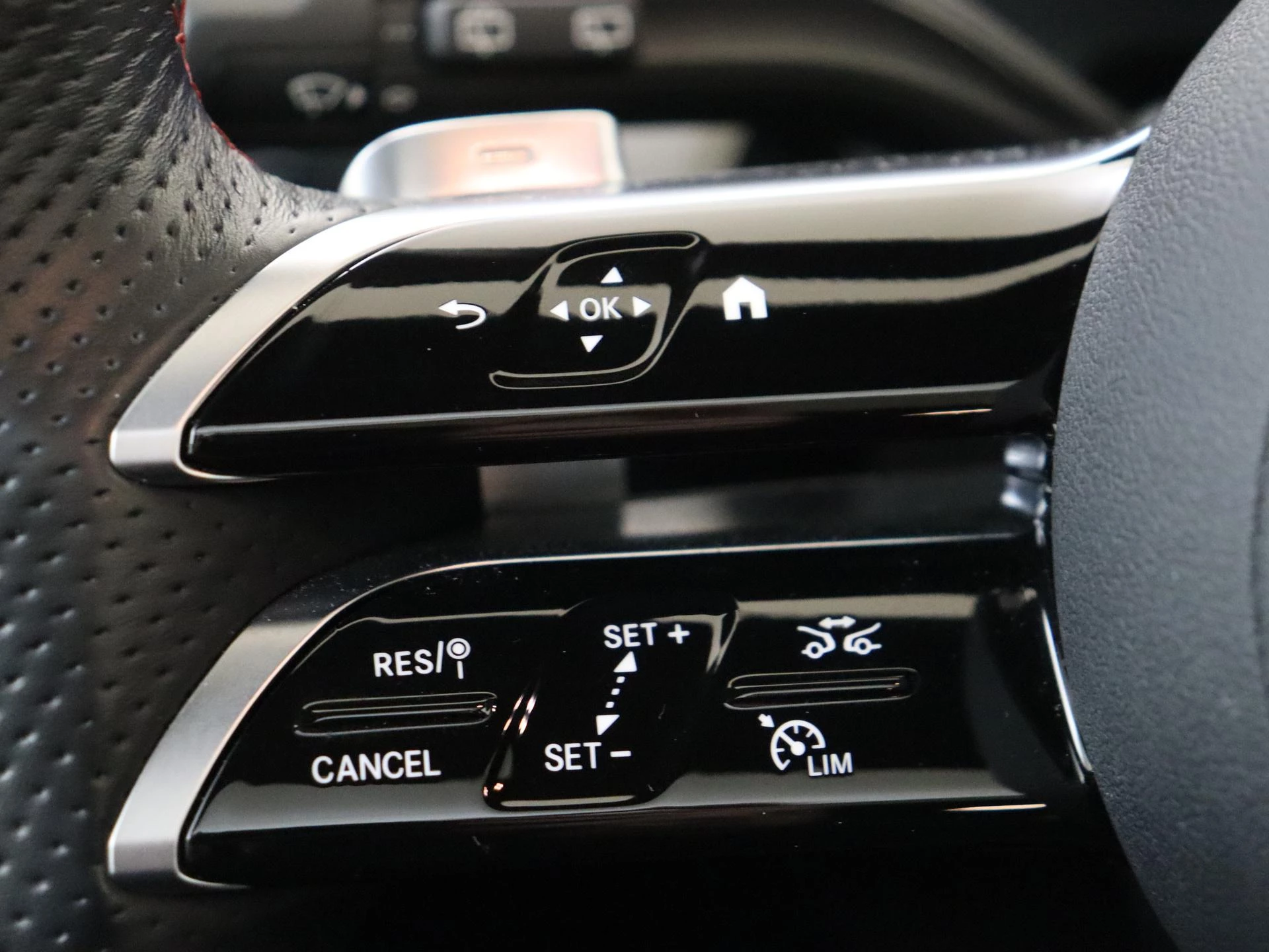 Mercedes-Benz-A-Klasse-image-15