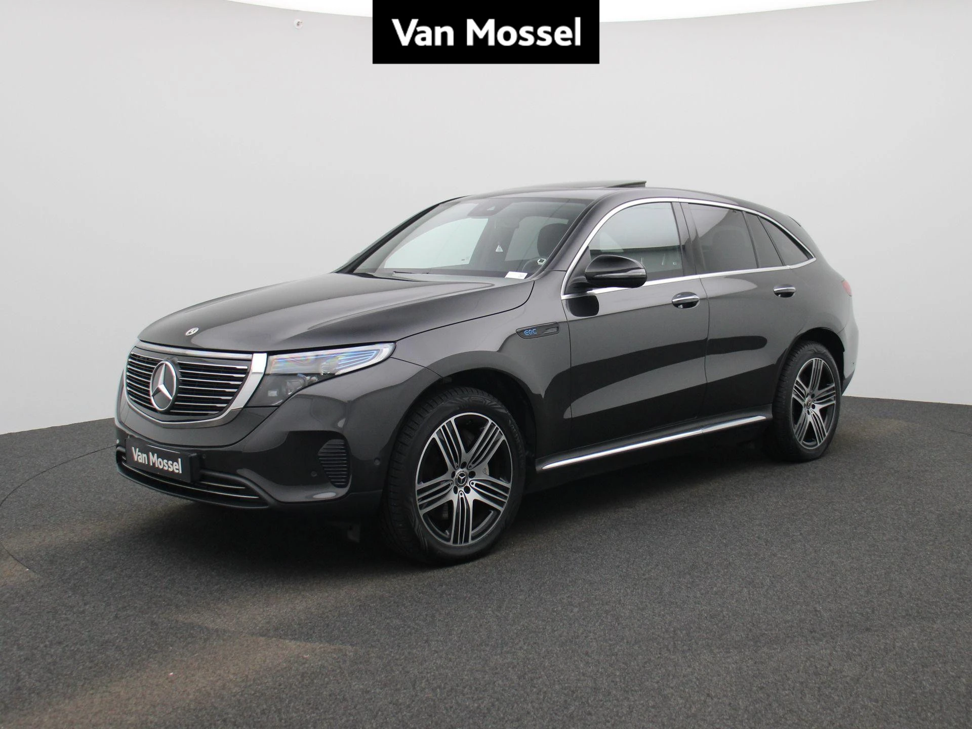 Mercedes-Benz-EQC-image-0