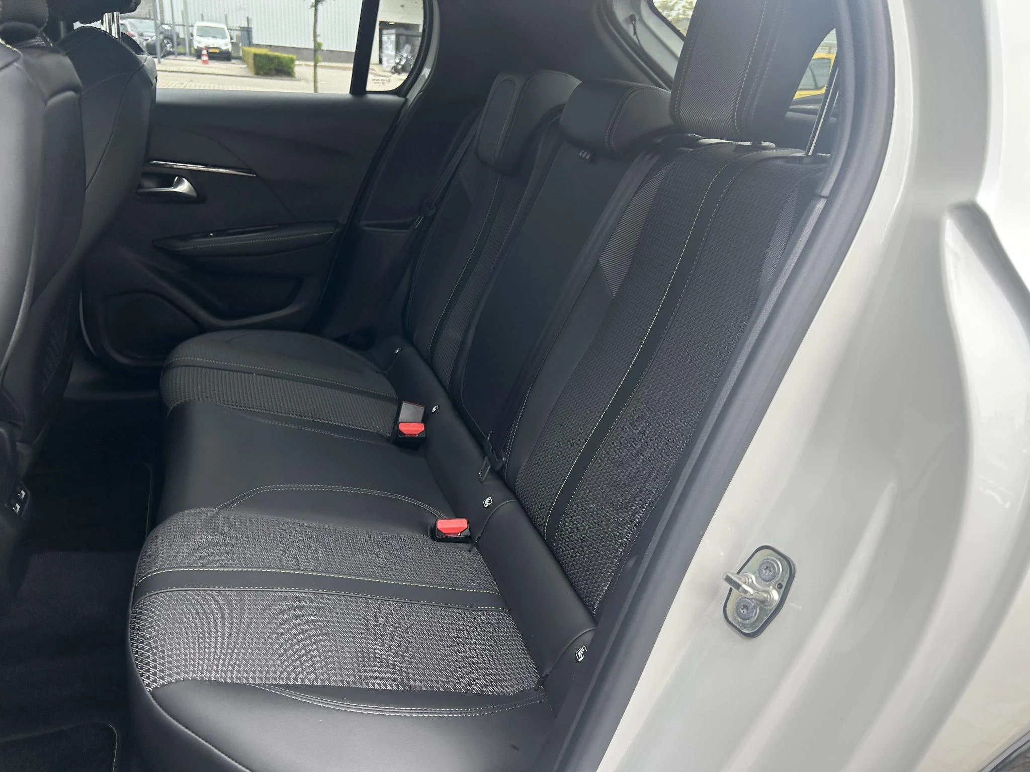 Peugeot-208-image-20