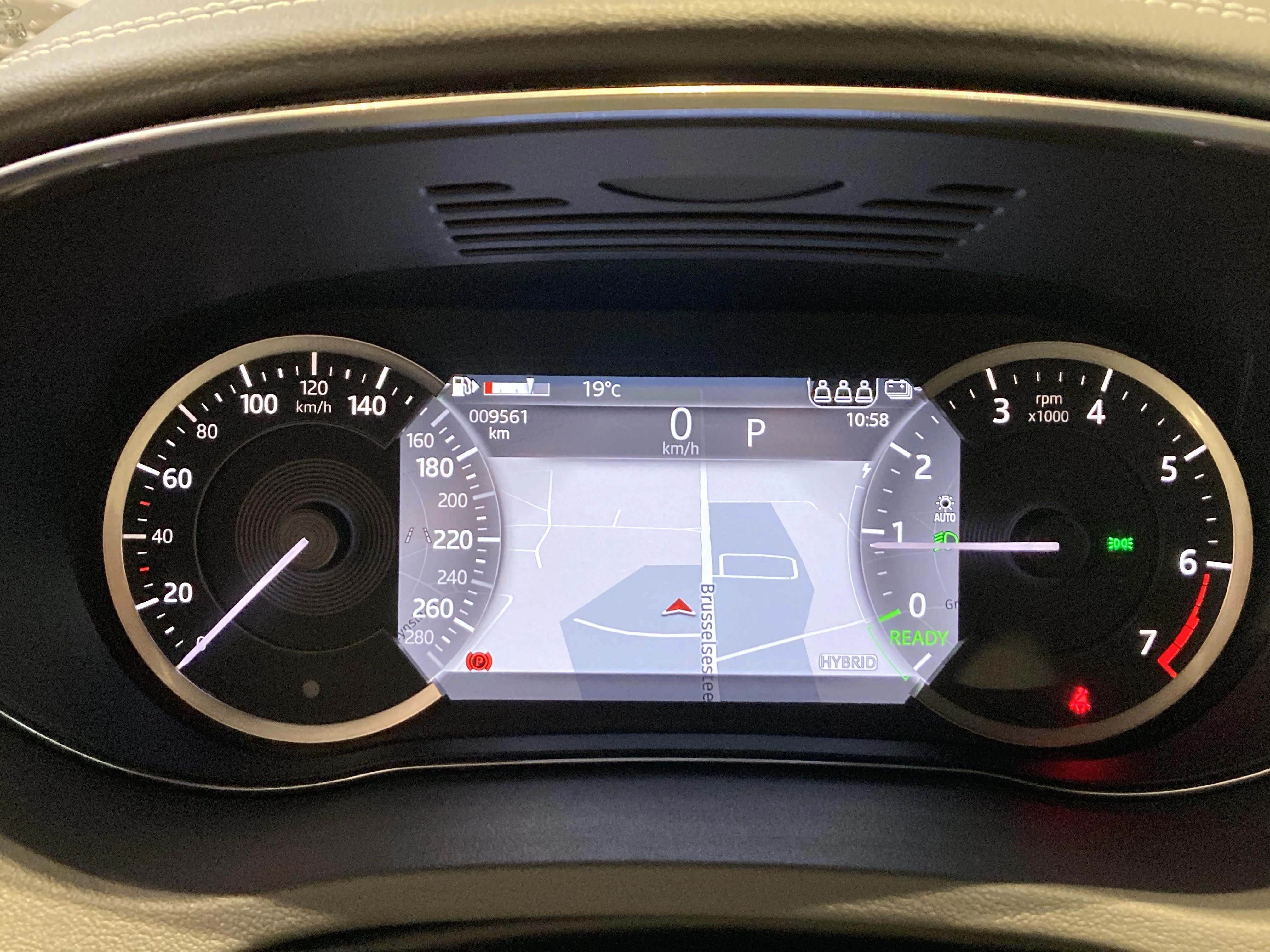 Jaguar-E-PACE-image-15