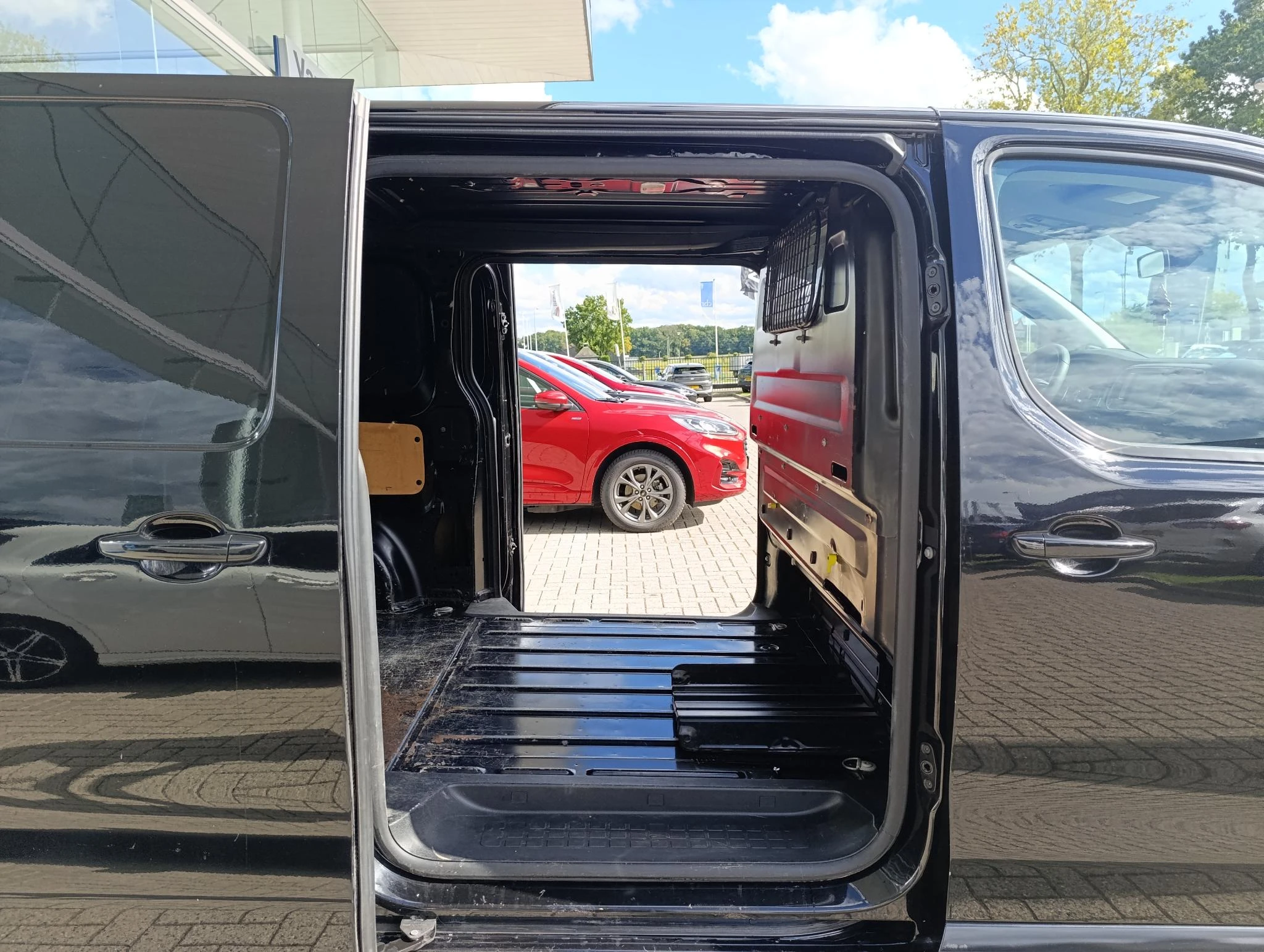 Peugeot-Expert-image-12