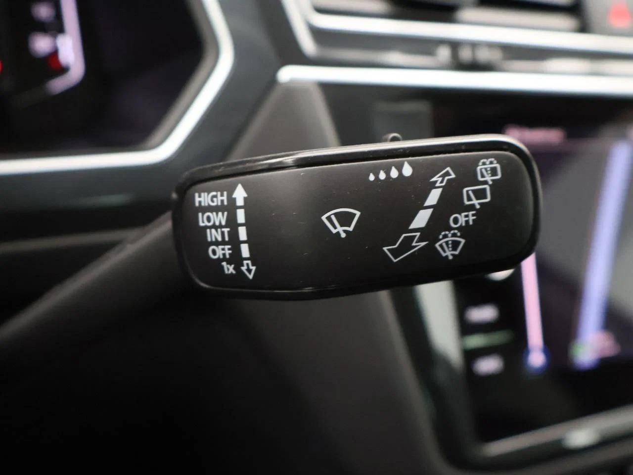 Volkswagen-Tiguan-image-20