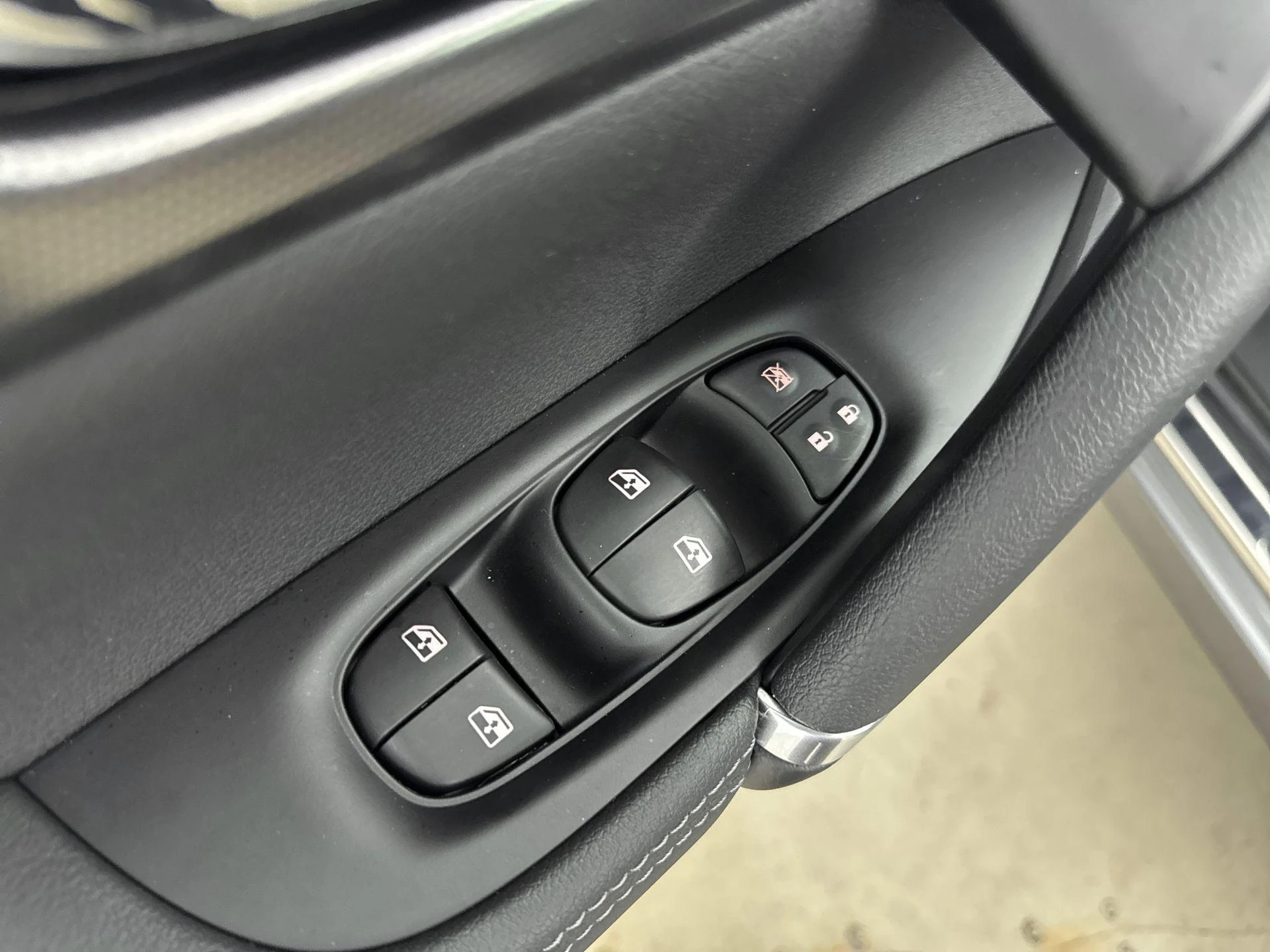 Nissan-QASHQAI-image-12