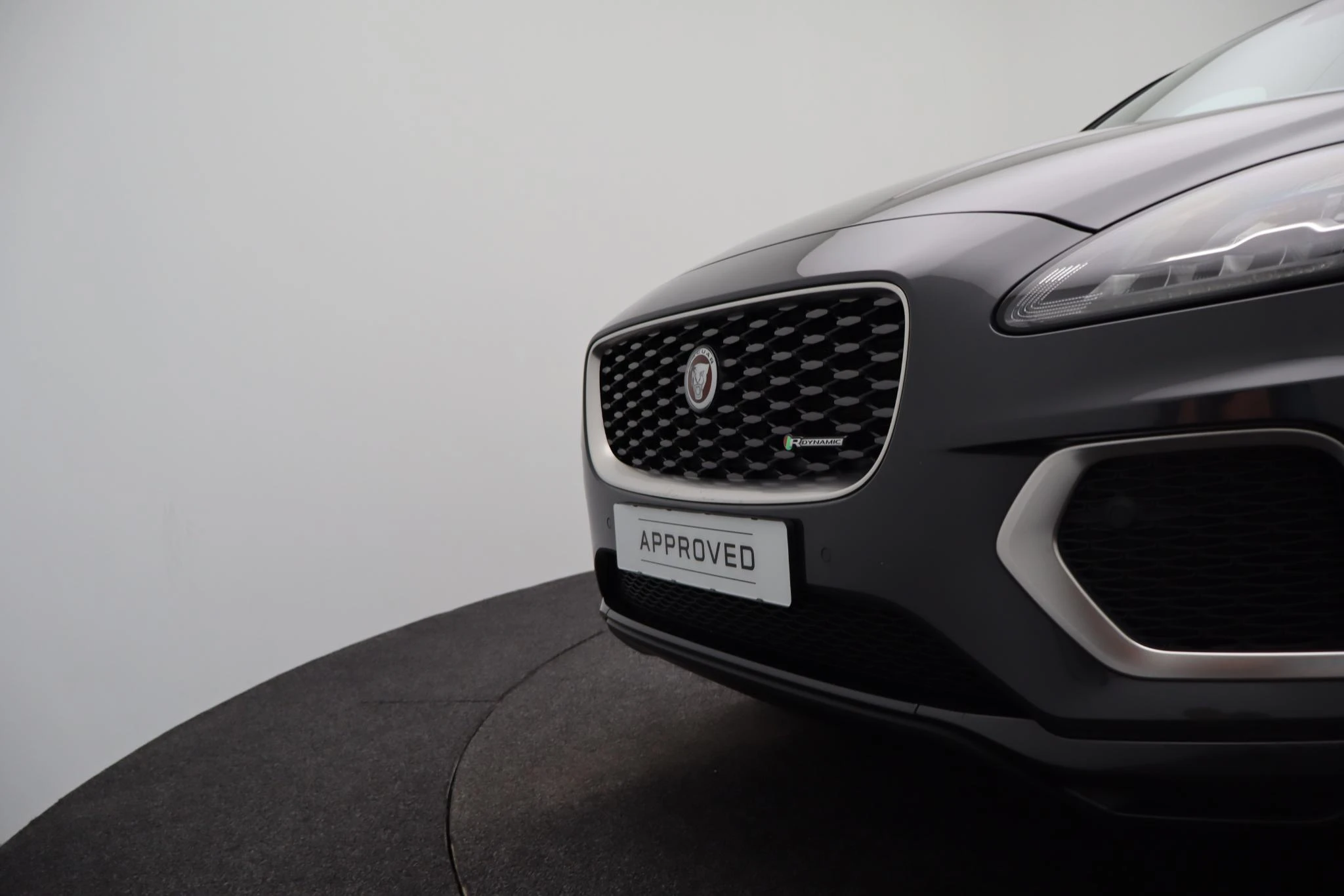 Jaguar-E-PACE-image-37