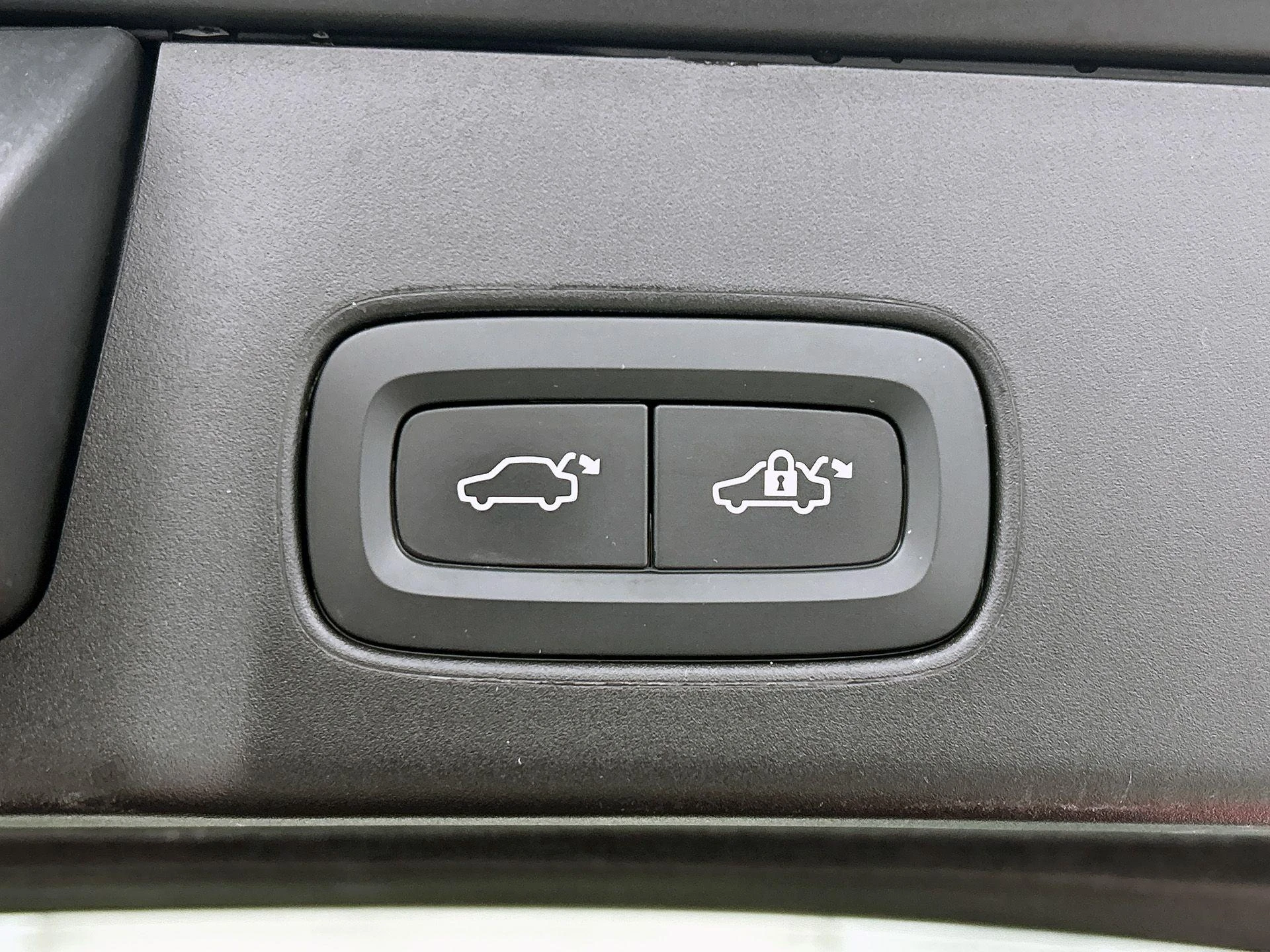 Volvo-V90-image-25