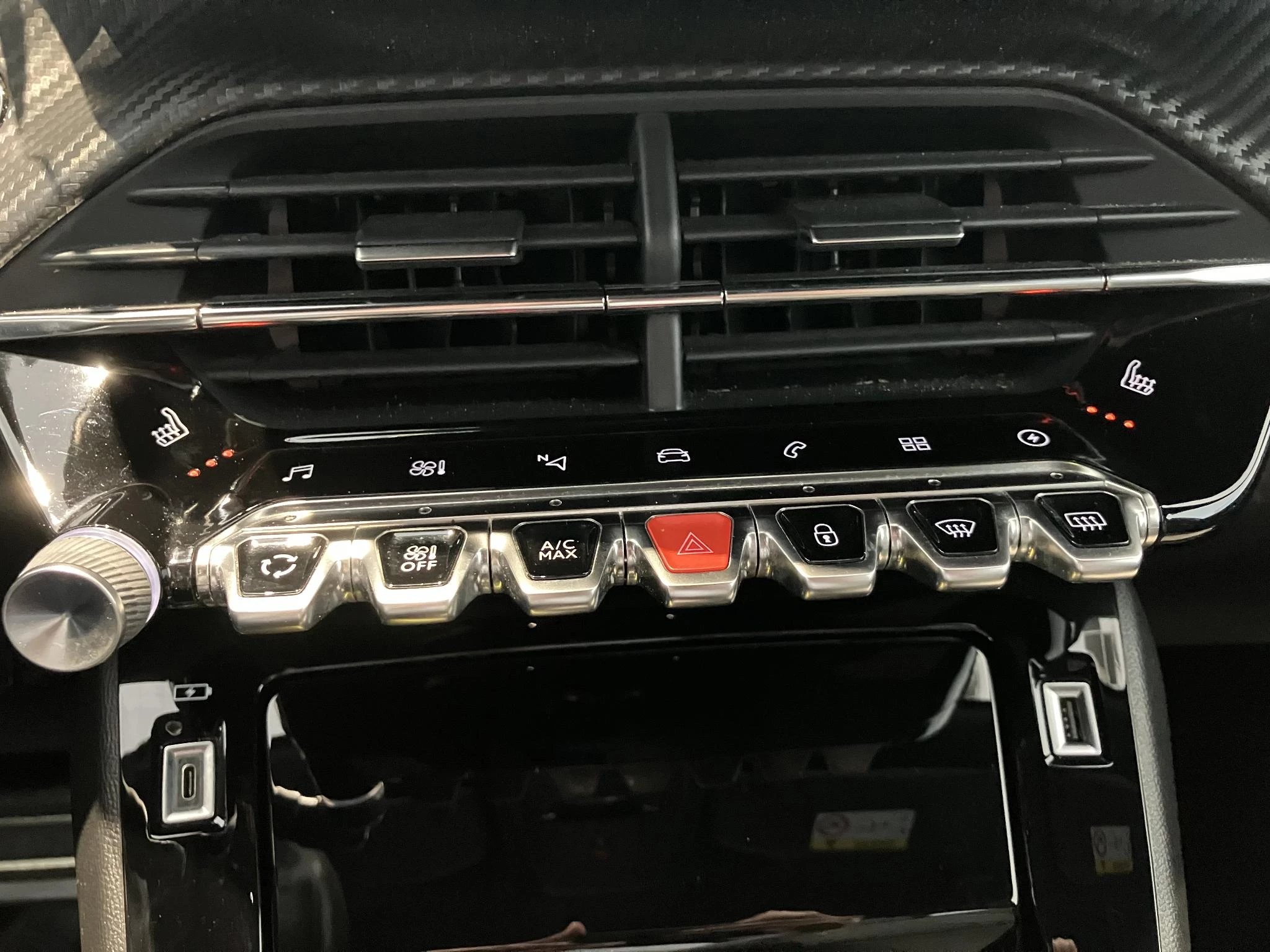 Peugeot-e-2008-image-26
