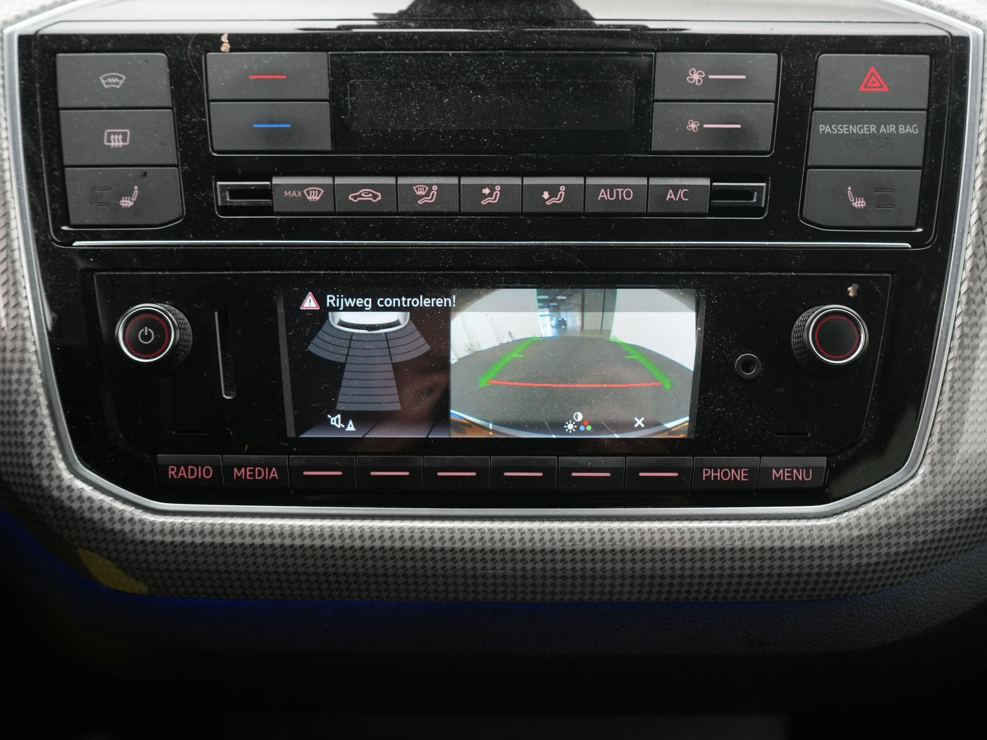 Volkswagen-e-up!-image-11