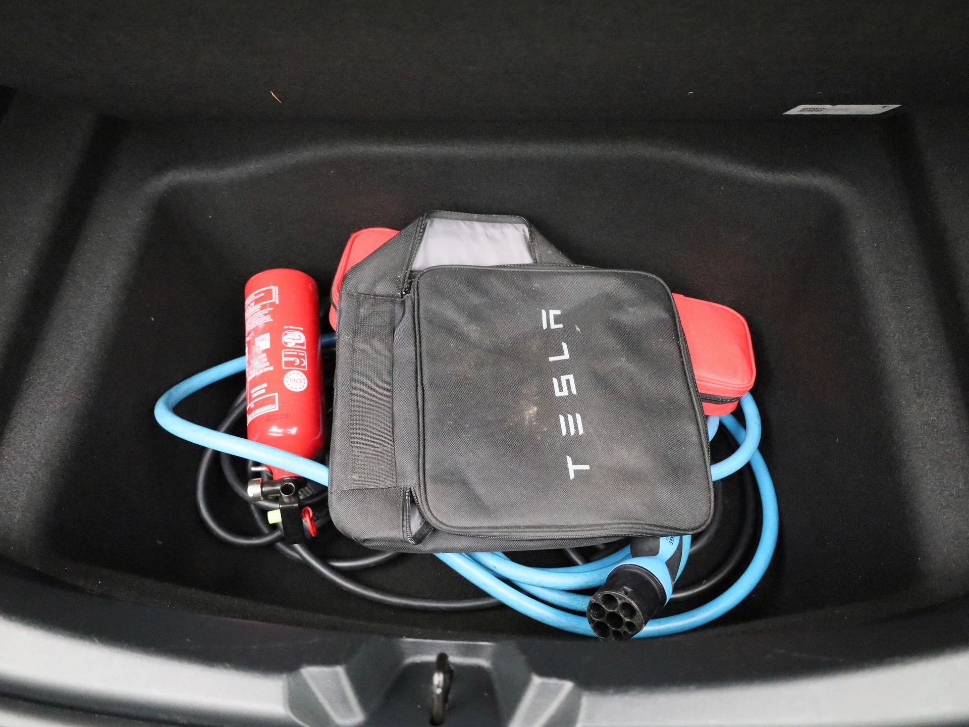 Tesla-Model 3-image-11