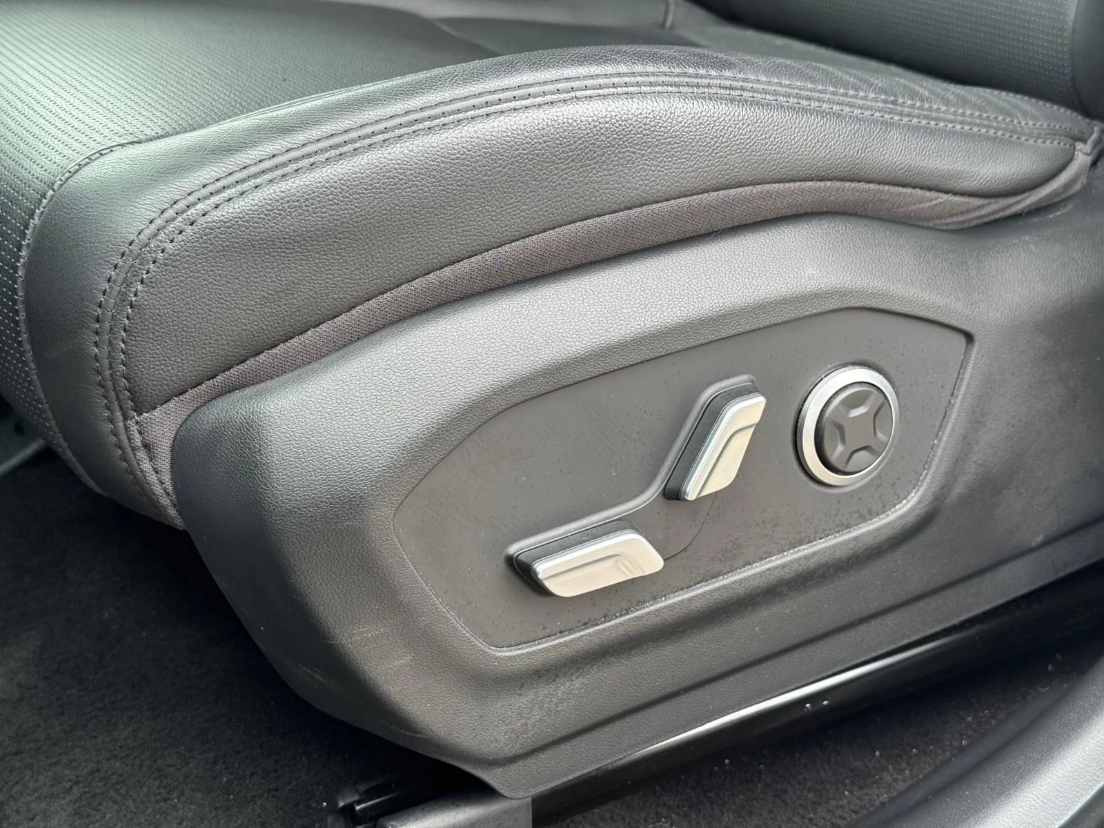 Hyundai-Santa Fe-image-22