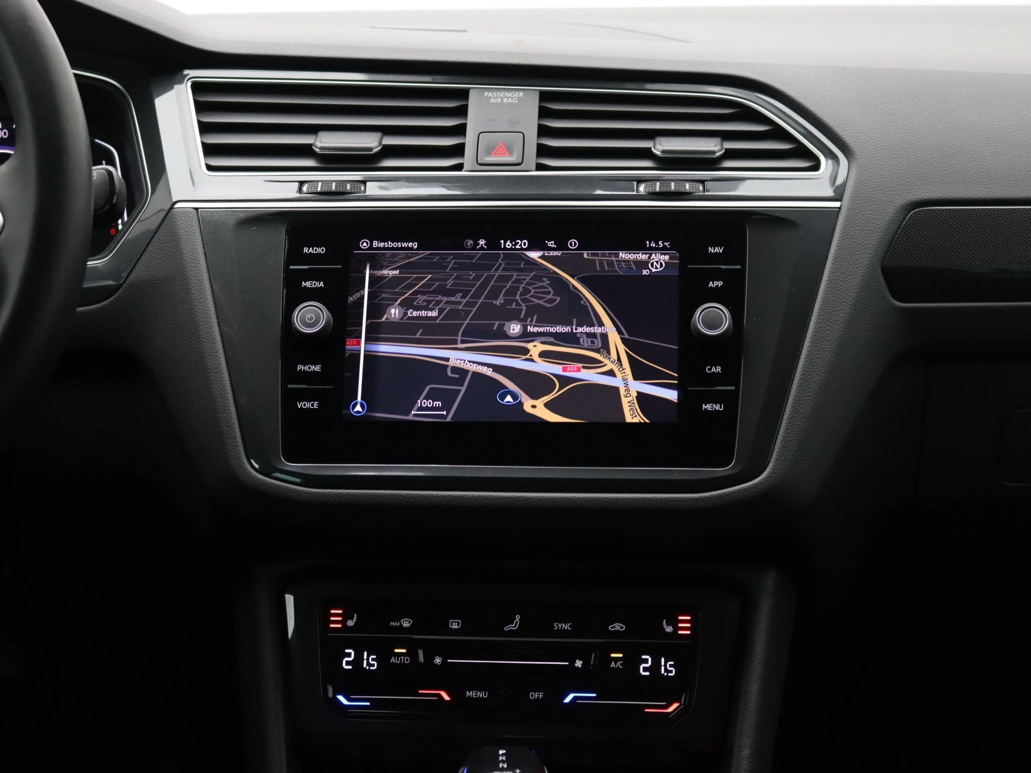 Volkswagen-Tiguan-image-7