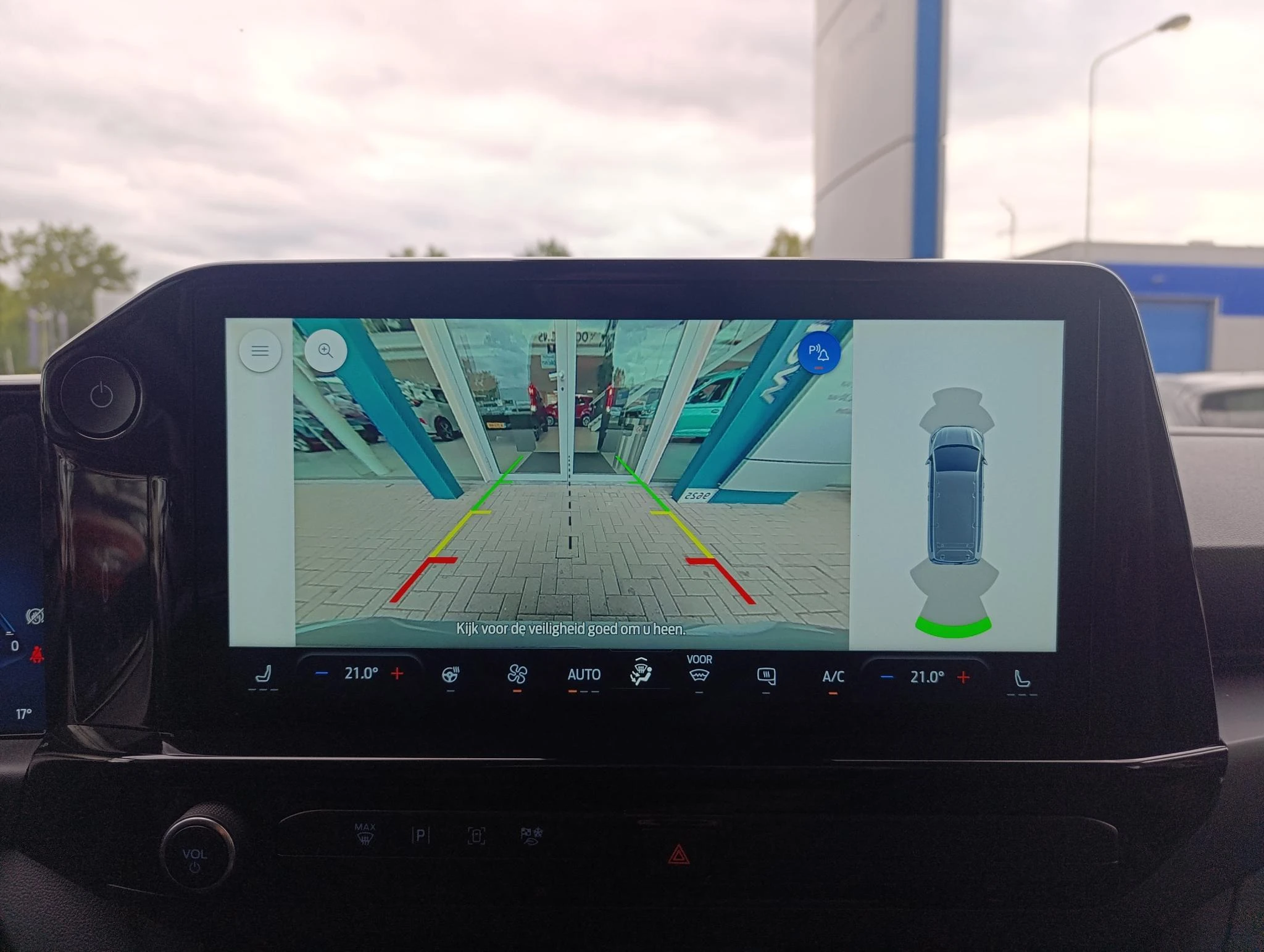 Ford-E-Transit-image-23