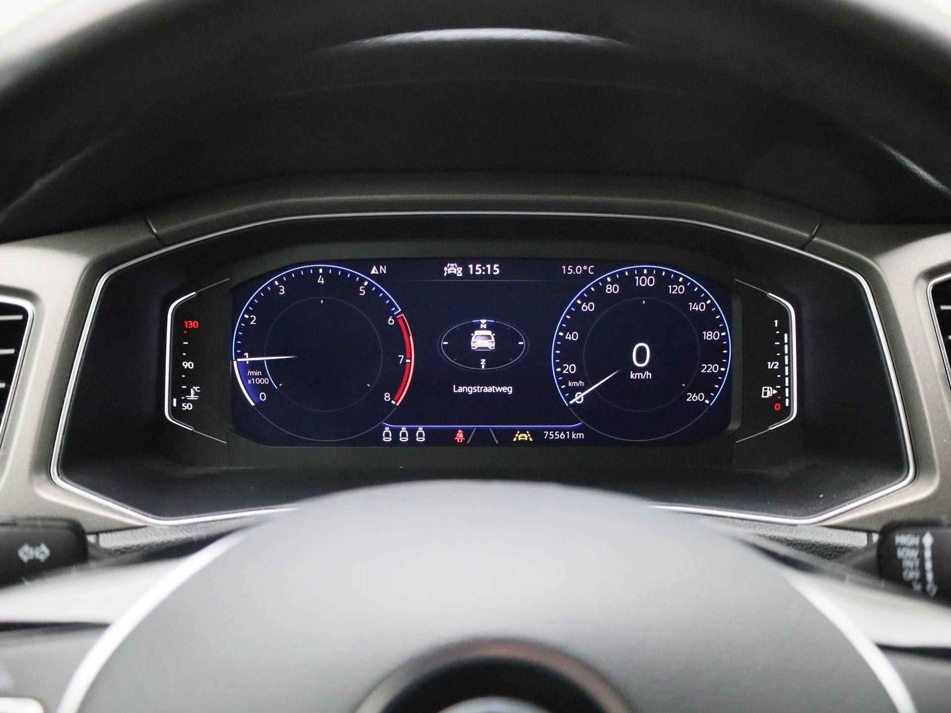 Volkswagen-T-Roc-image-13