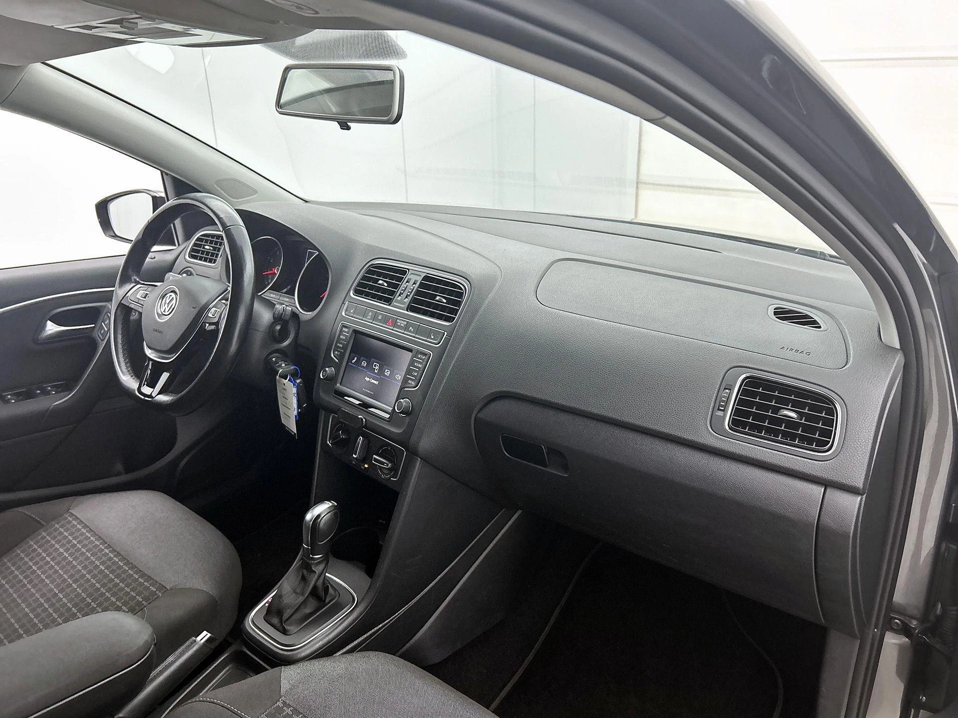 Volkswagen Polo 1.2 TSI Comfortline Business R