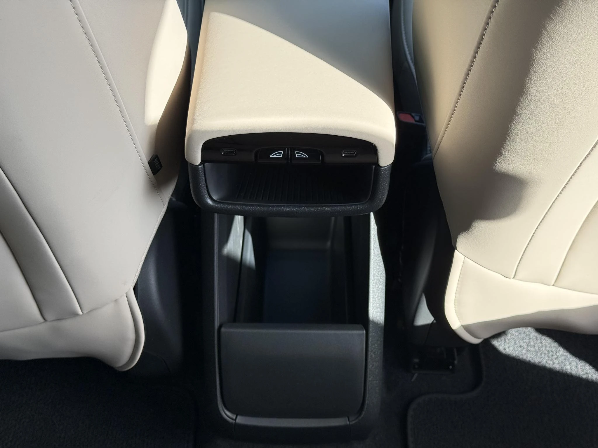 Volvo-EX30-image-12