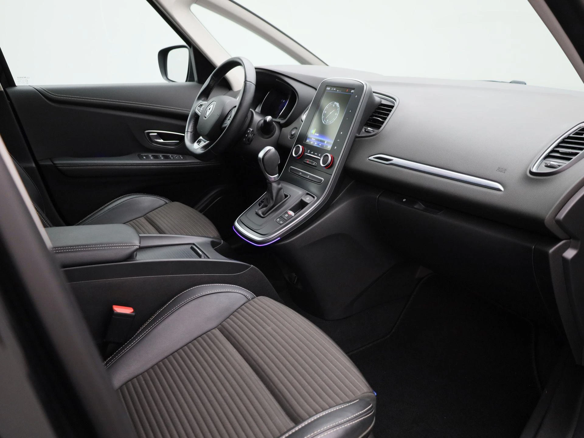Renault-Scénic-image-35