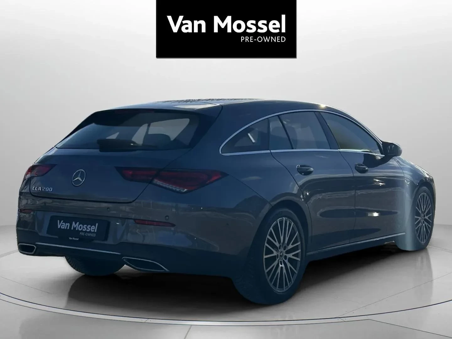 Mercedes-Benz-CLA-image-4