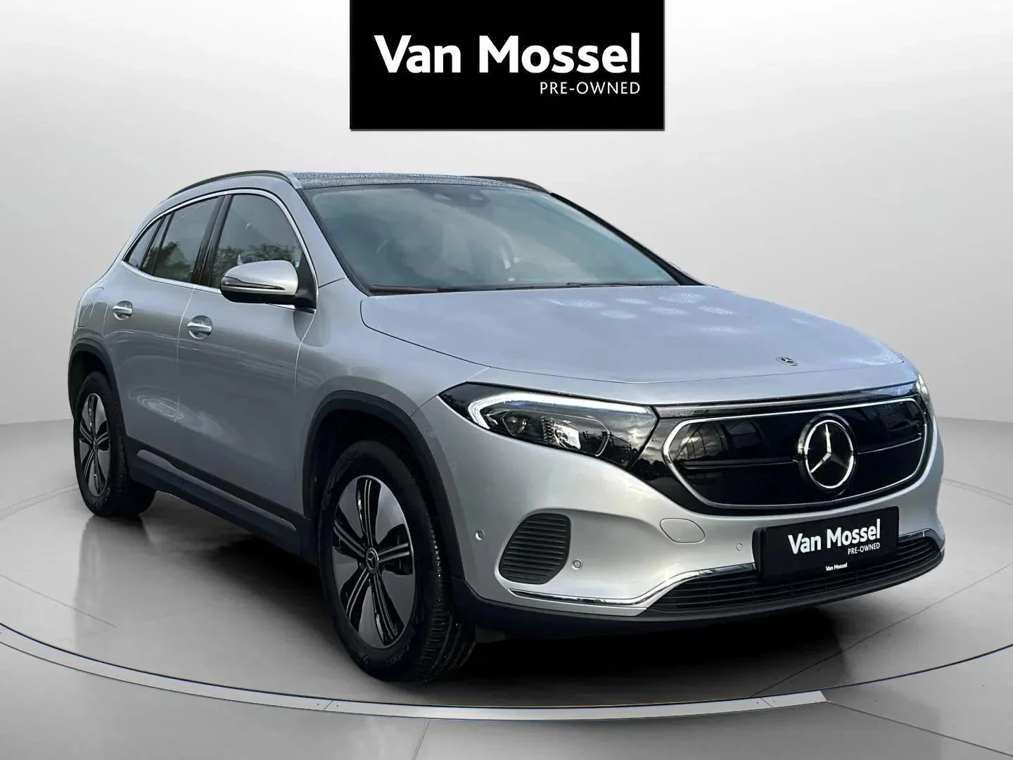 Mercedes-Benz-EQA-image-2