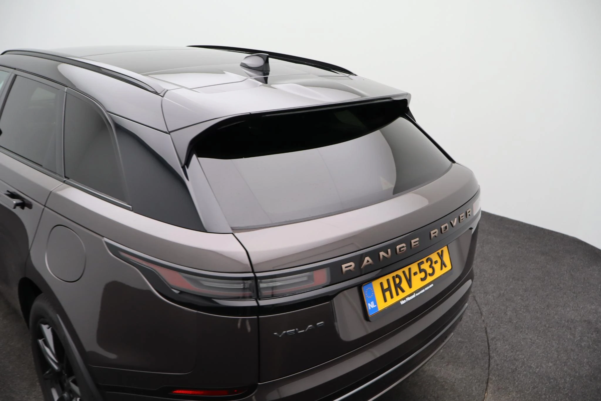 Land Rover-Range Rover Velar-image-44