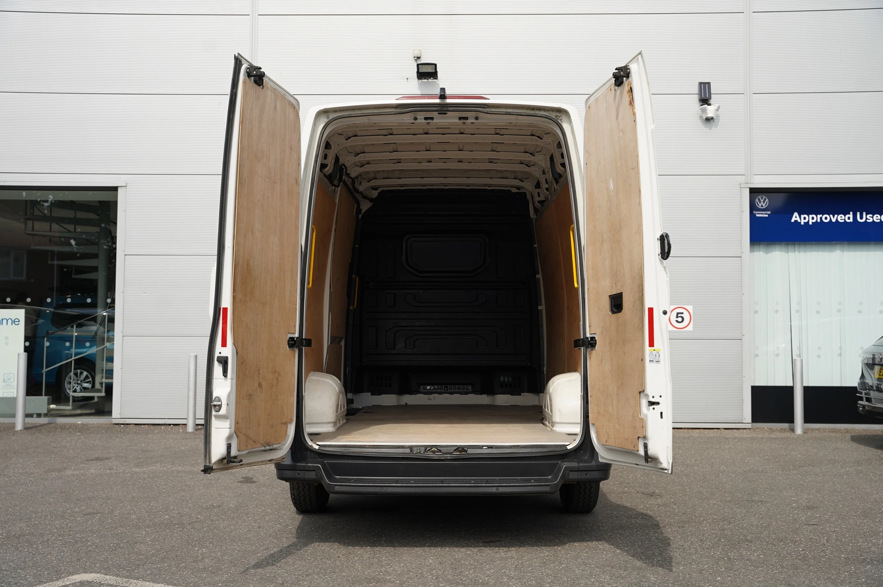 Volkswagen-Crafter-image-30