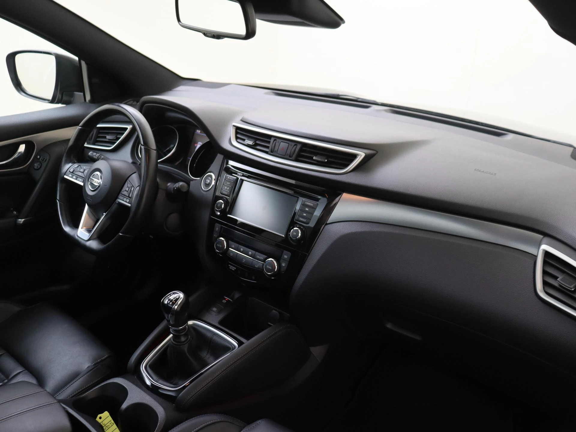 Nissan QASHQAI 1.3 DIG-T Tekna +