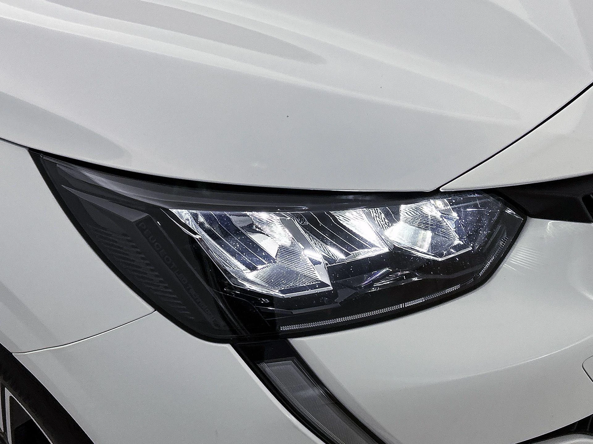 Peugeot-208-image-13