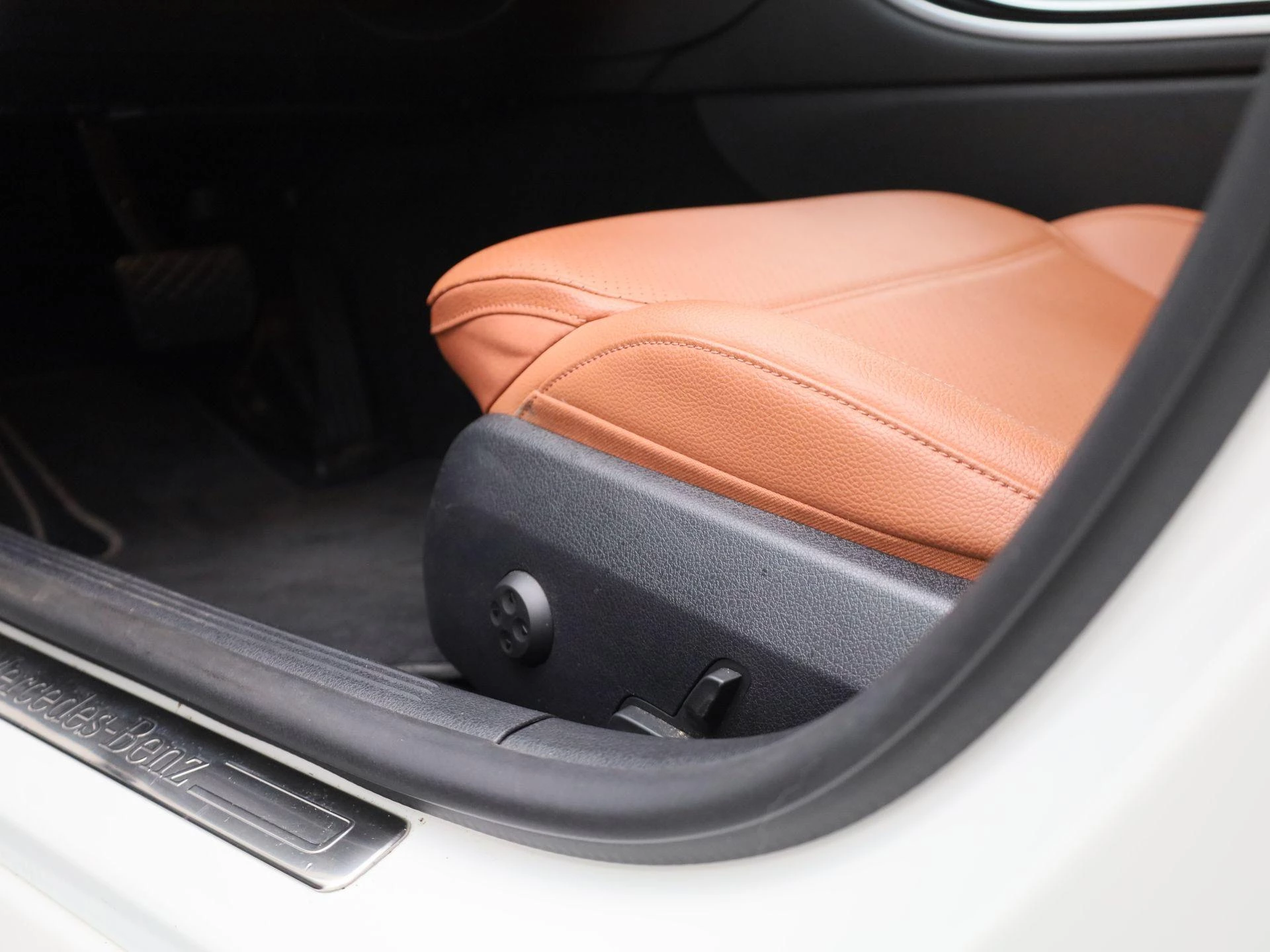 Mercedes-Benz-C-Klasse-image-29