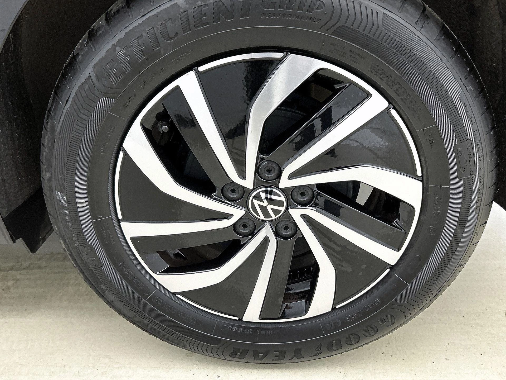 Volkswagen-Polo-image-31