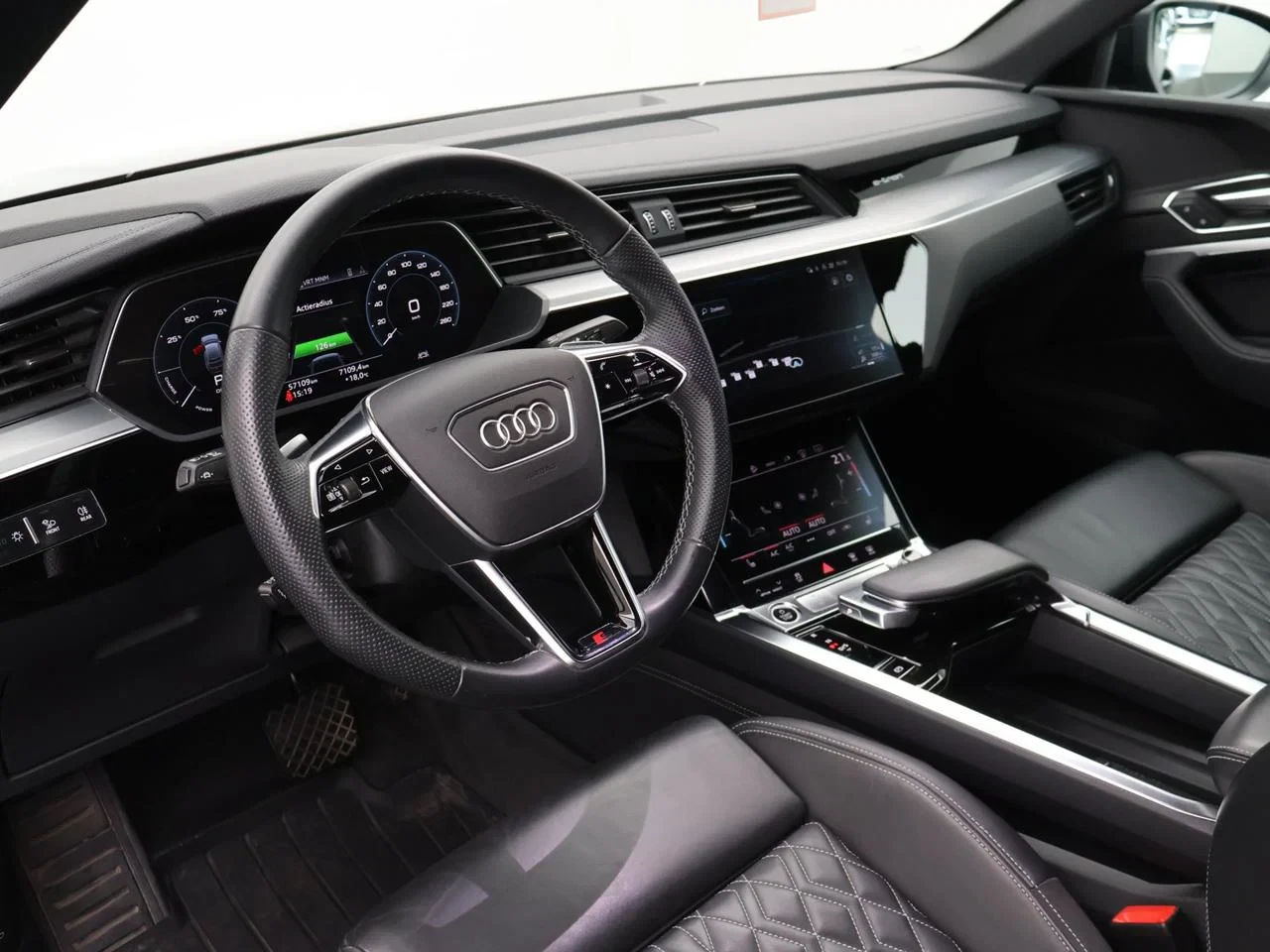 Audi-e-tron-image-11