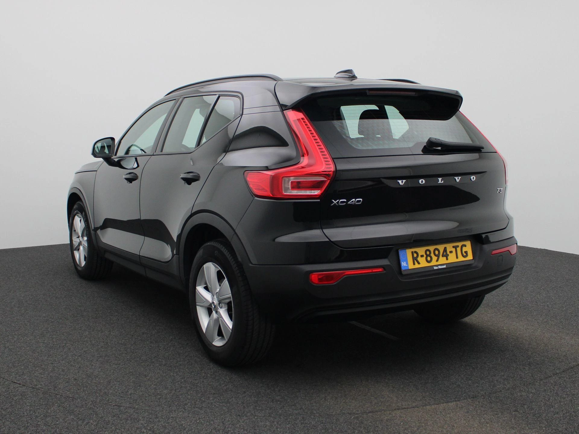 Volvo-XC40-image-1