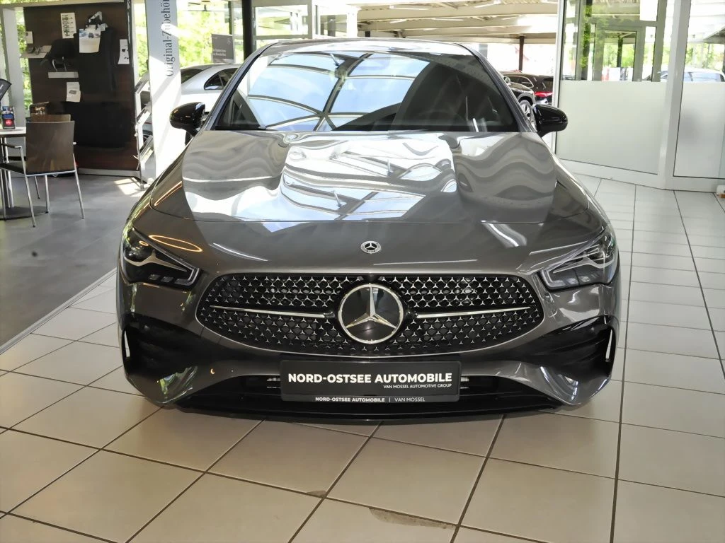 Mercedes-Benz-CLA 200 d-image-2