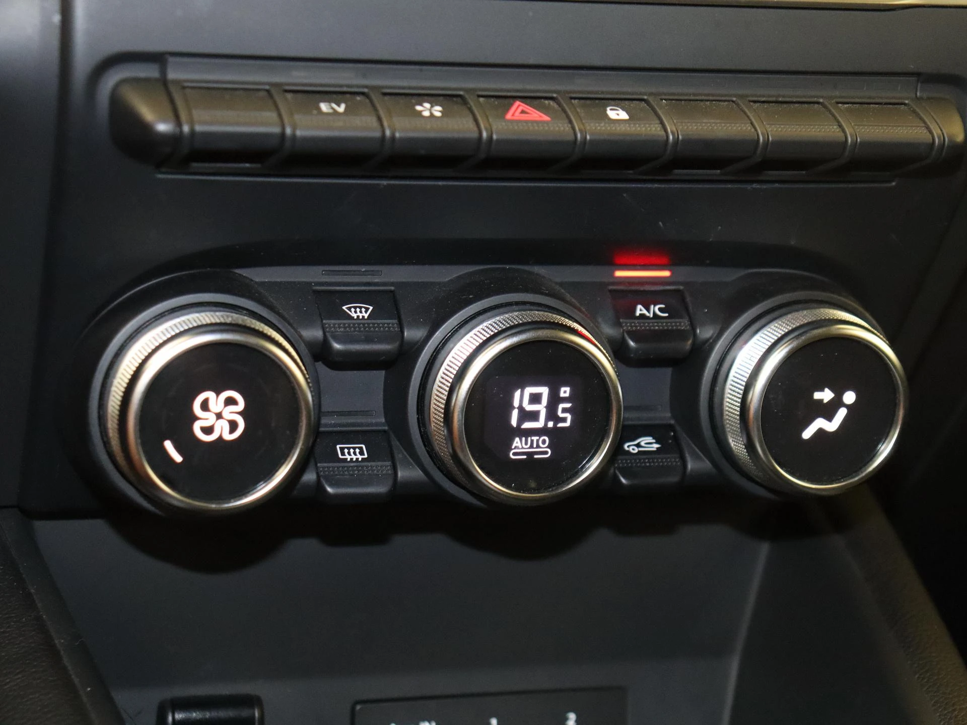 Renault-Captur-image-19