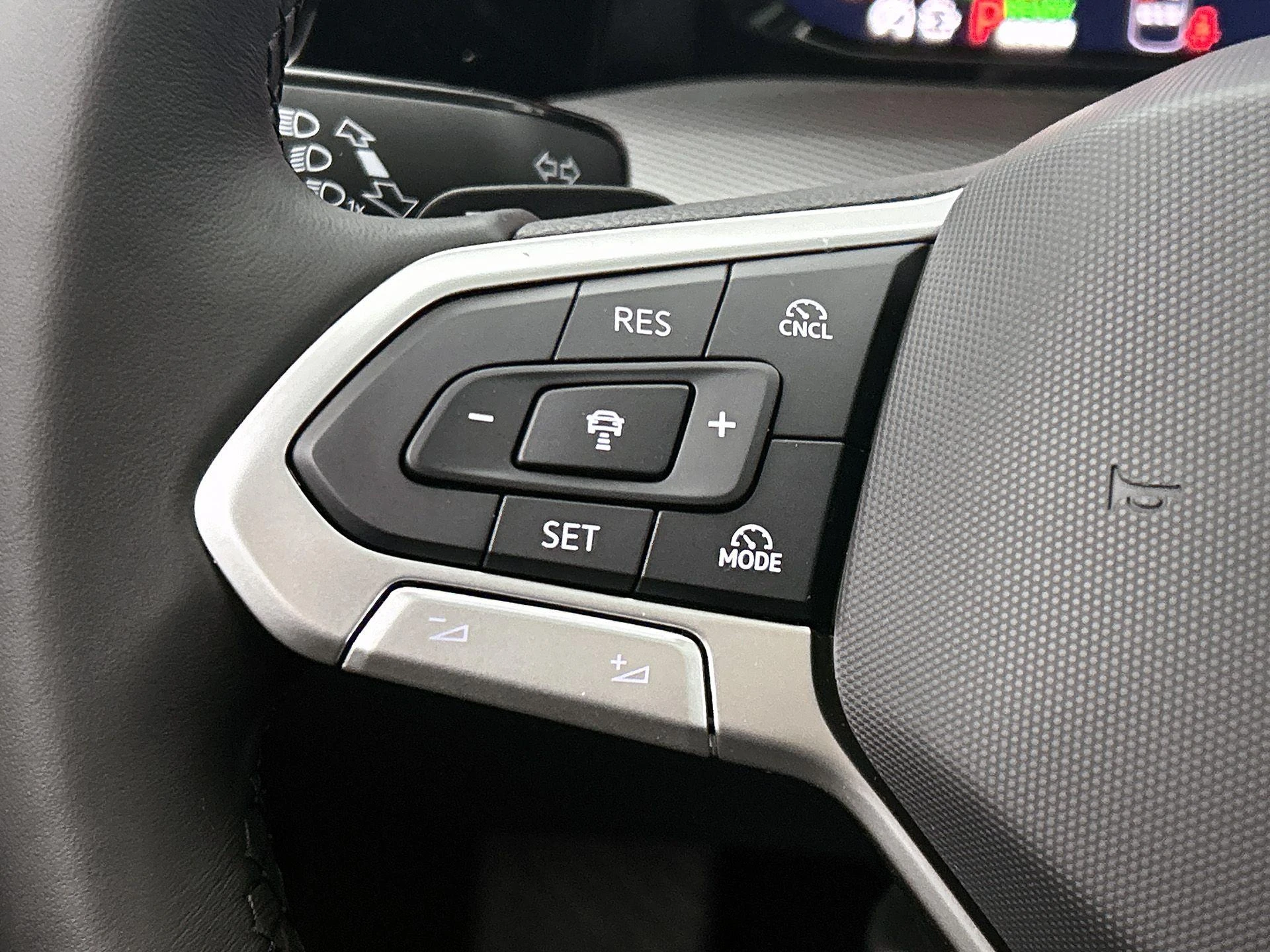 Volkswagen-Golf-image-5