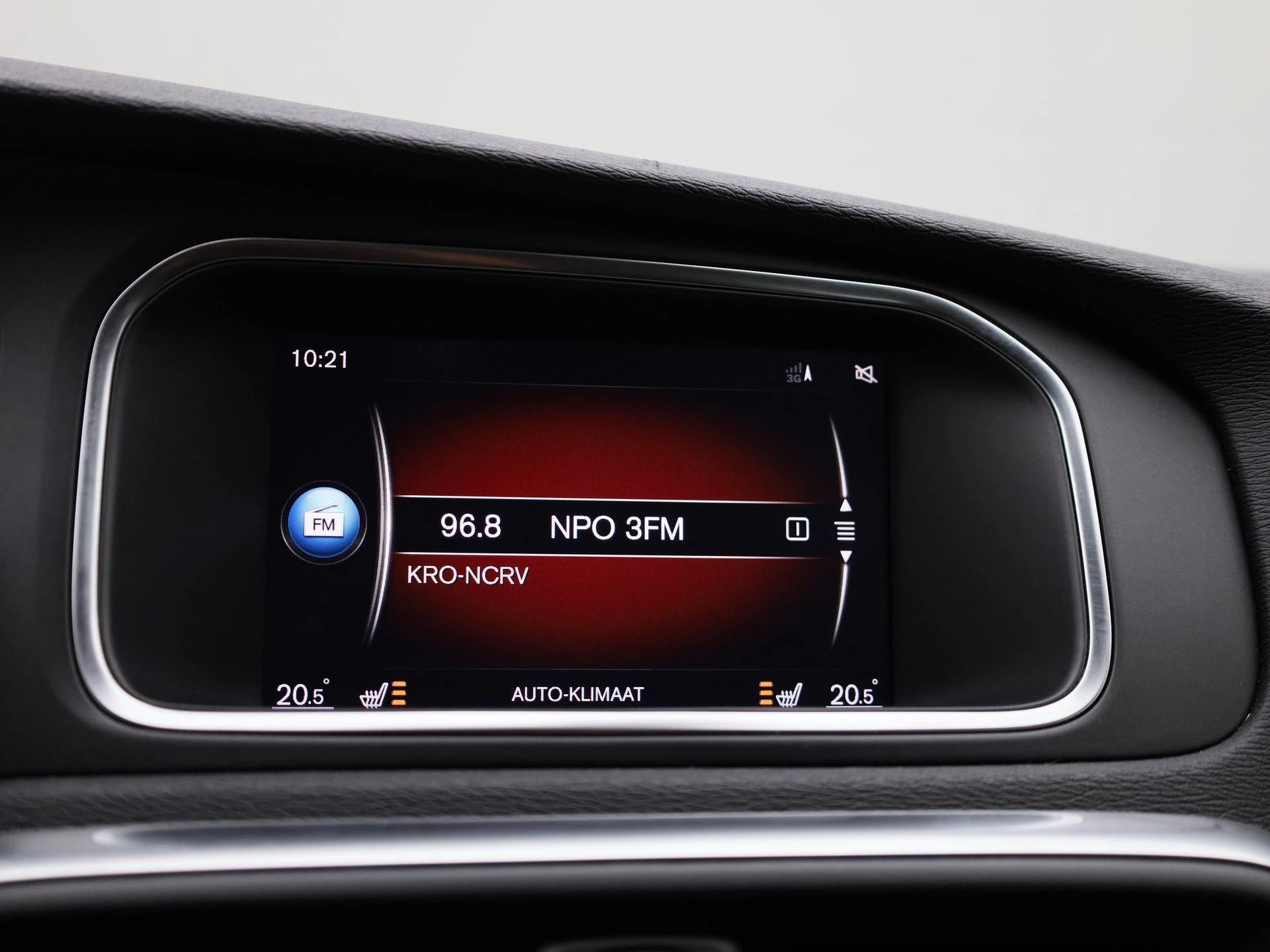 Volvo-V40-image-20