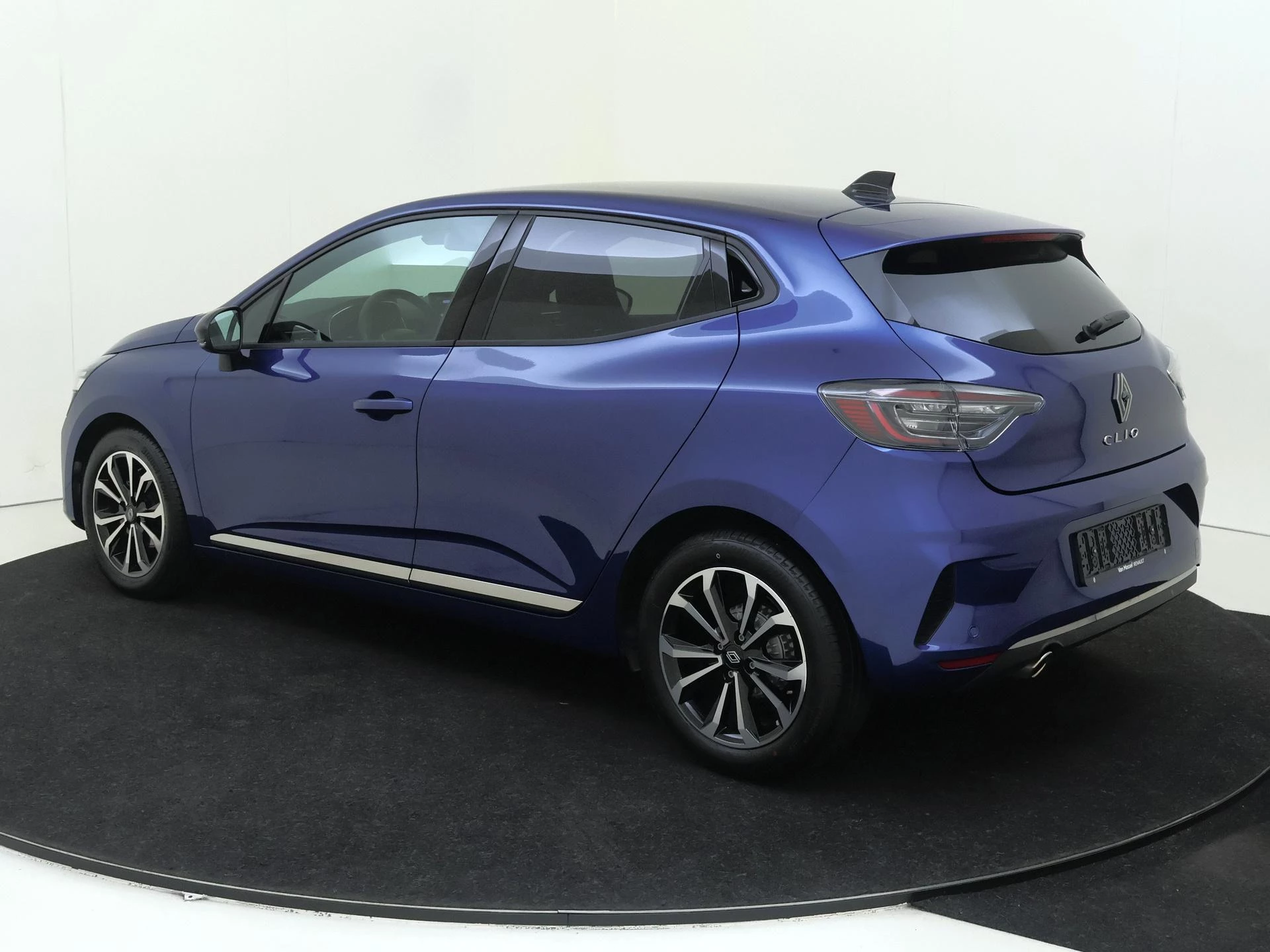 Renault-Clio-image-2