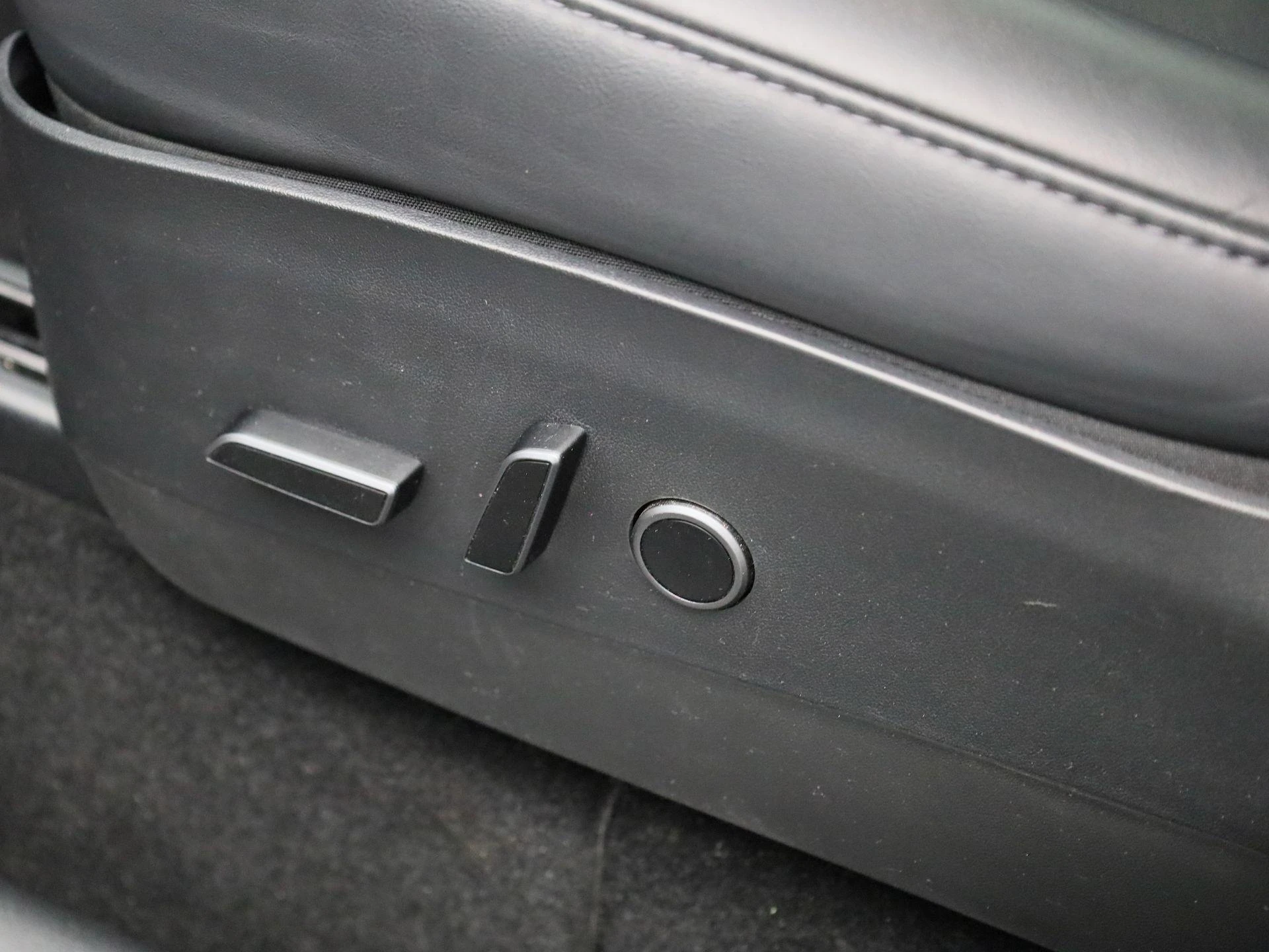 Tesla-Model Y-image-29