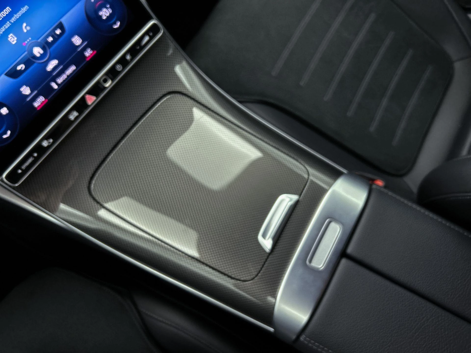 Mercedes-Benz-C-Klasse-image-8