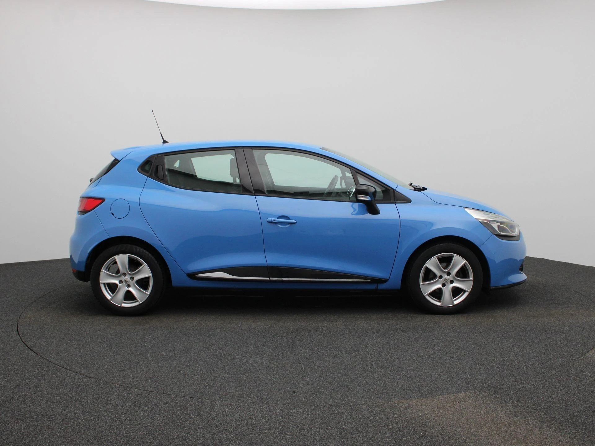 Renault-Clio-image-5