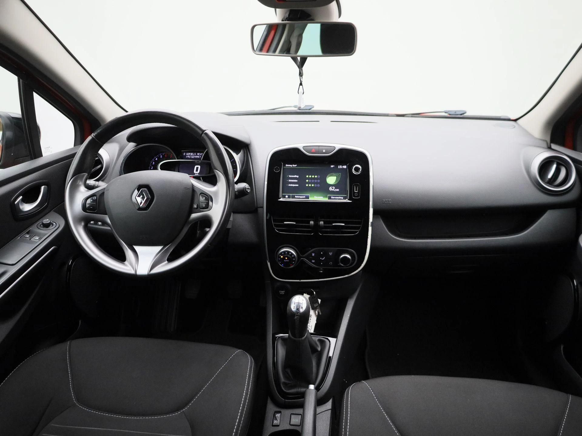 Renault-Clio-image-33