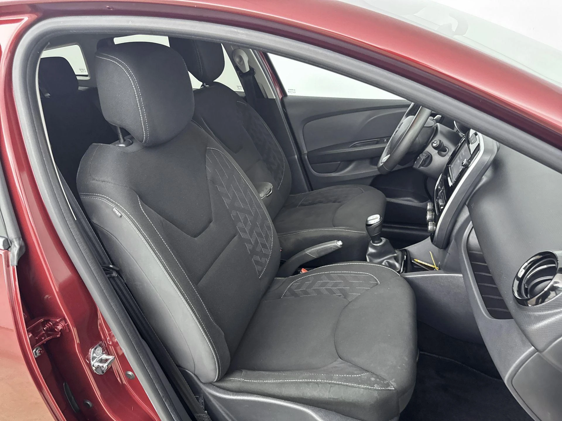 Renault-Clio-image-24