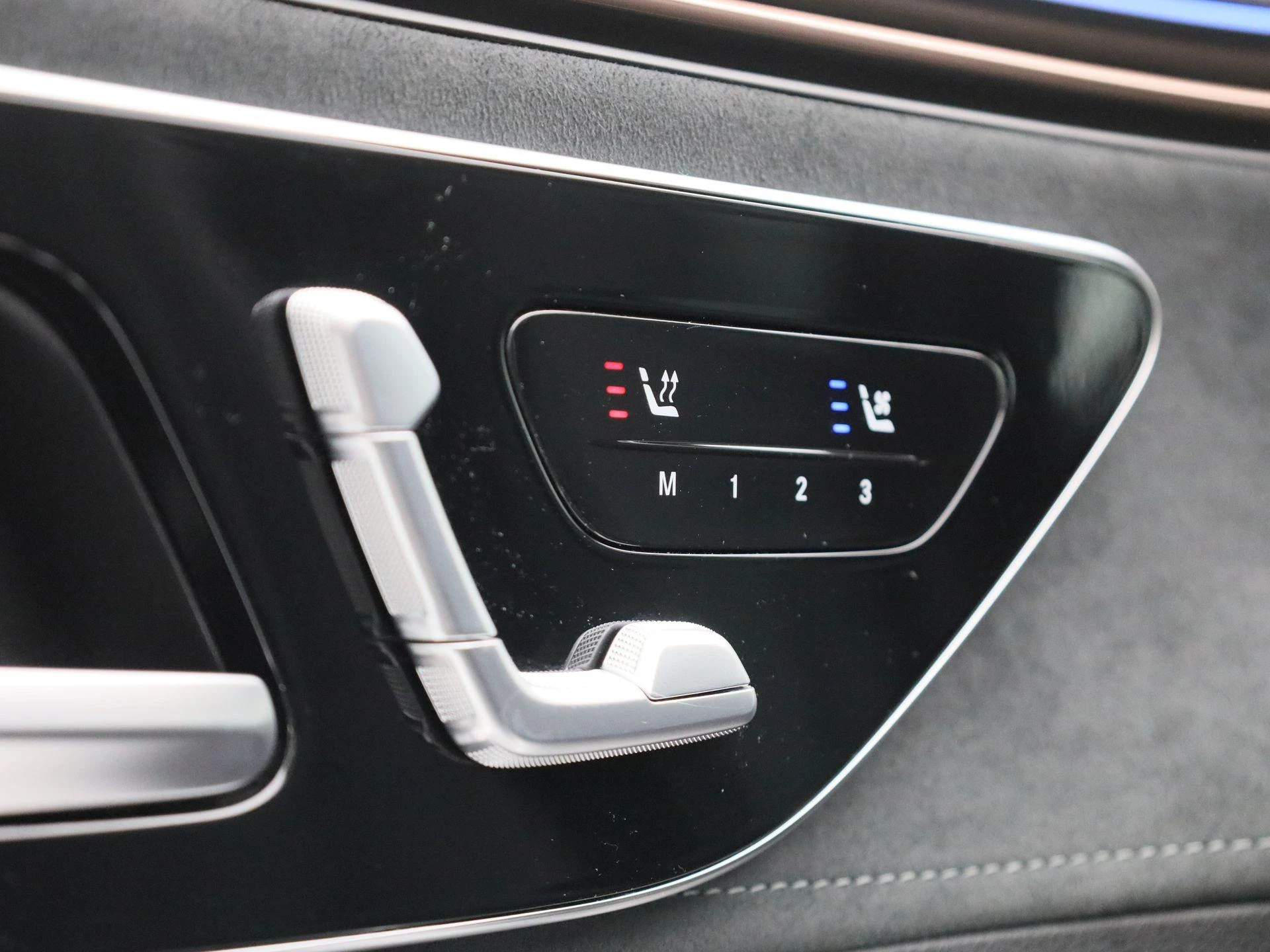 Mercedes-Benz-EQE-image-33