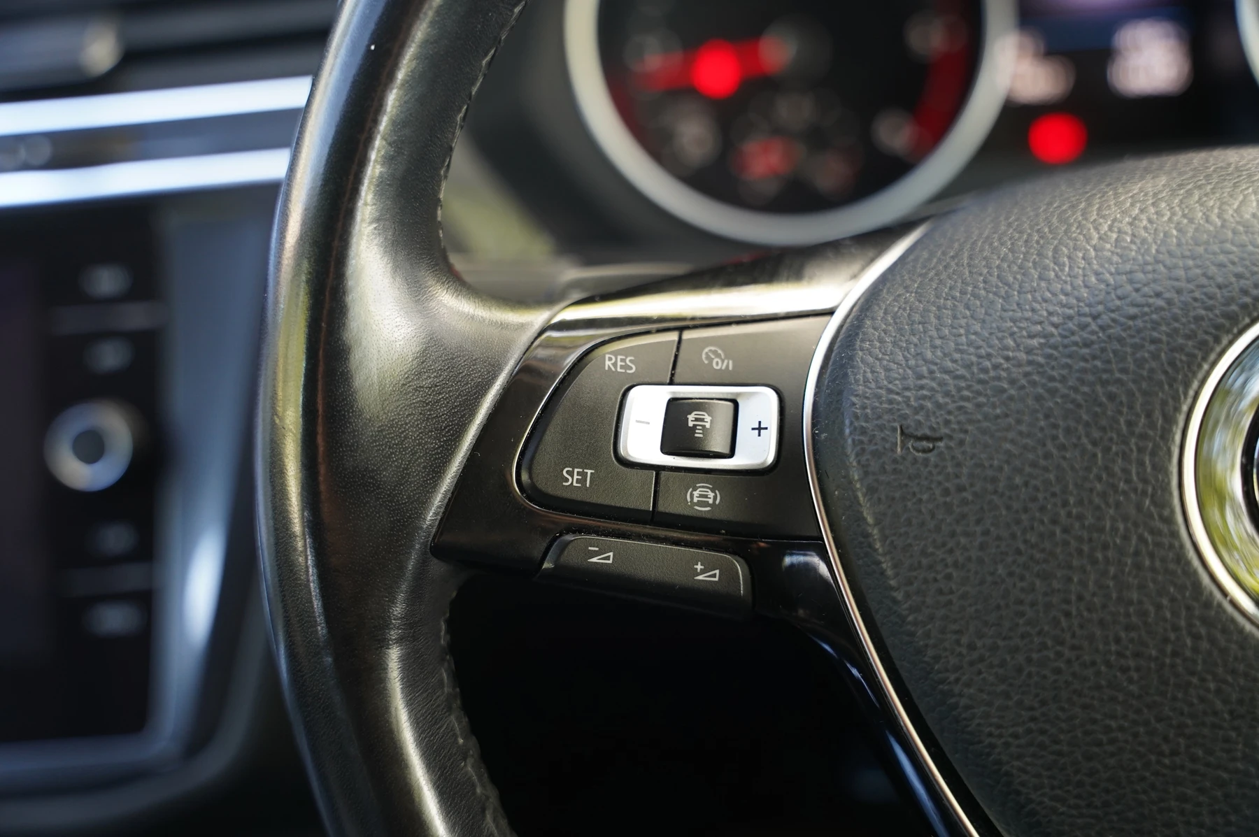Volkswagen-Tiguan Allspace-image-17