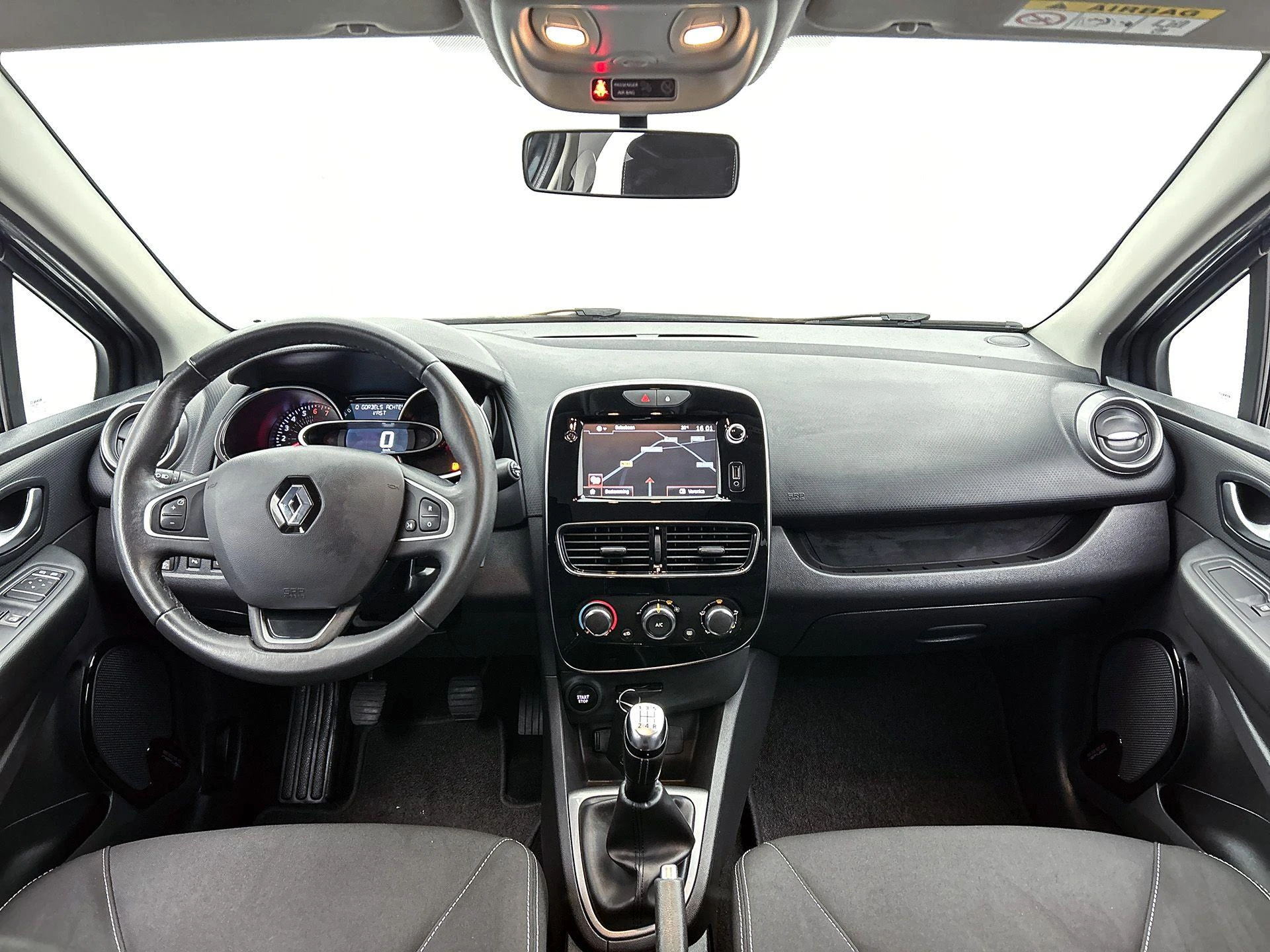 Renault-Clio-image-19