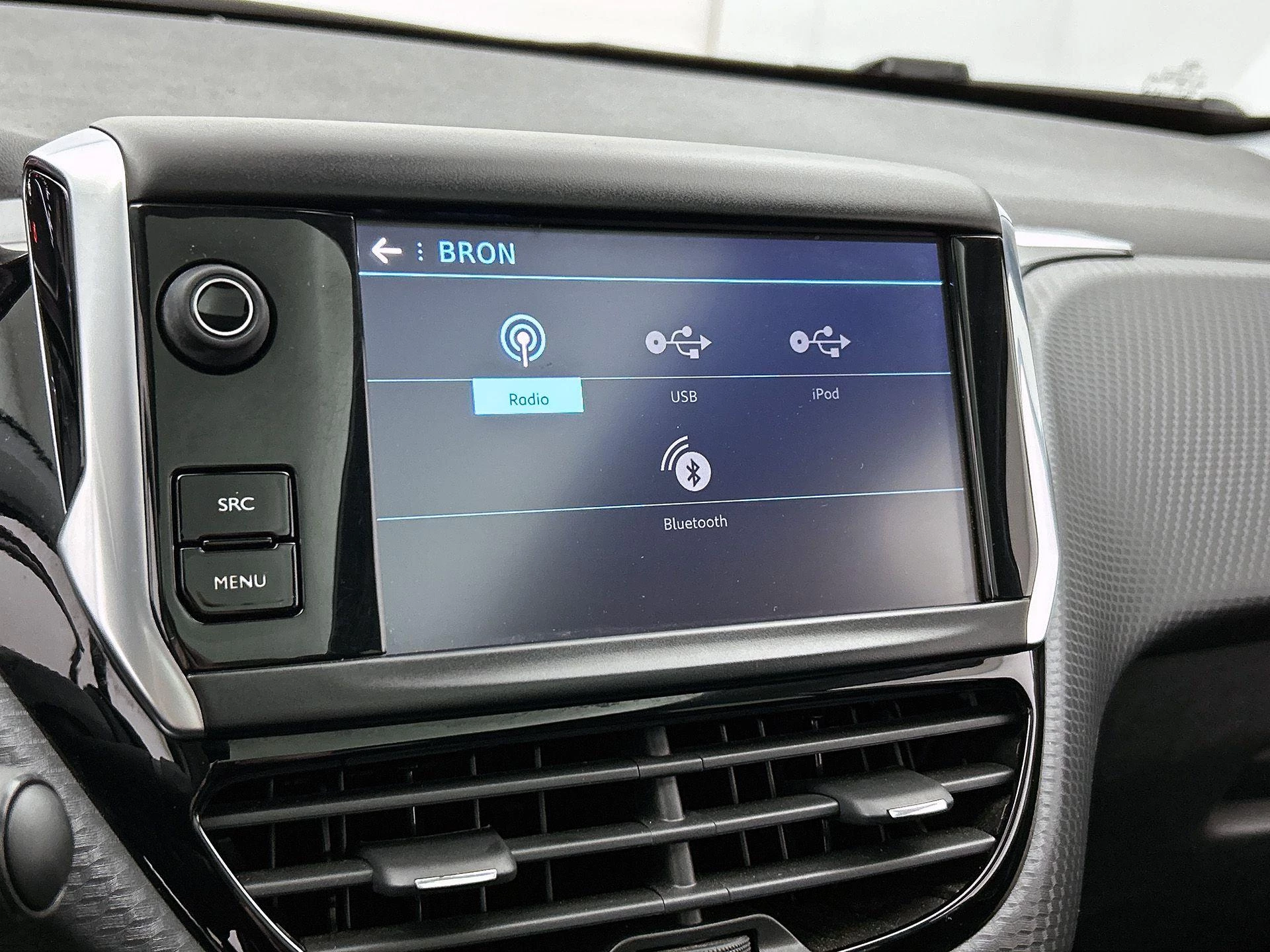 Peugeot-208-image-17