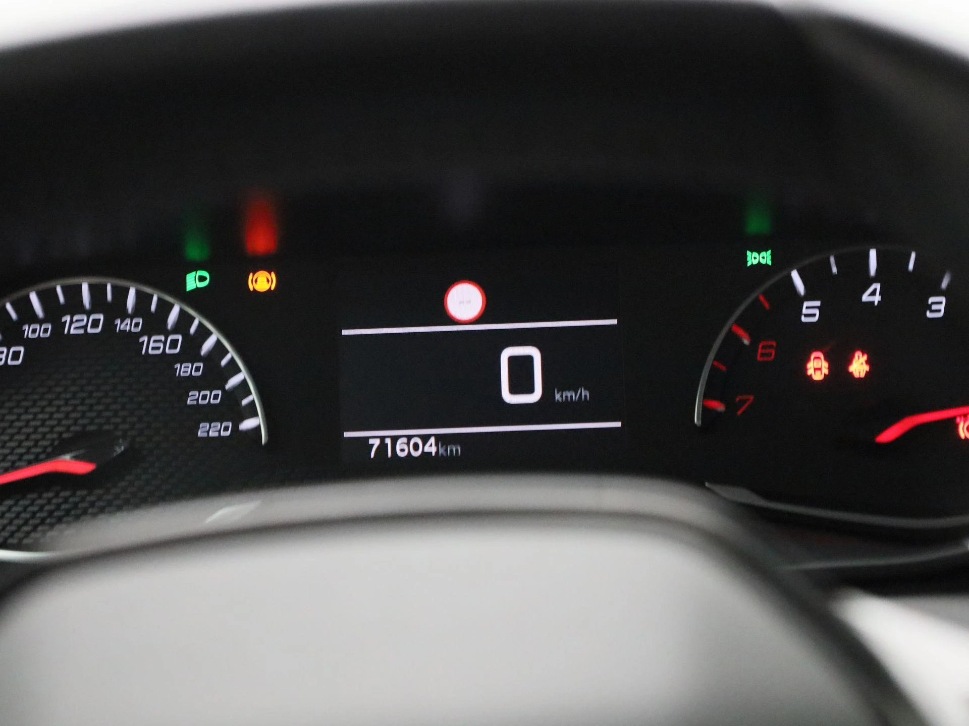Peugeot-2008-image-7