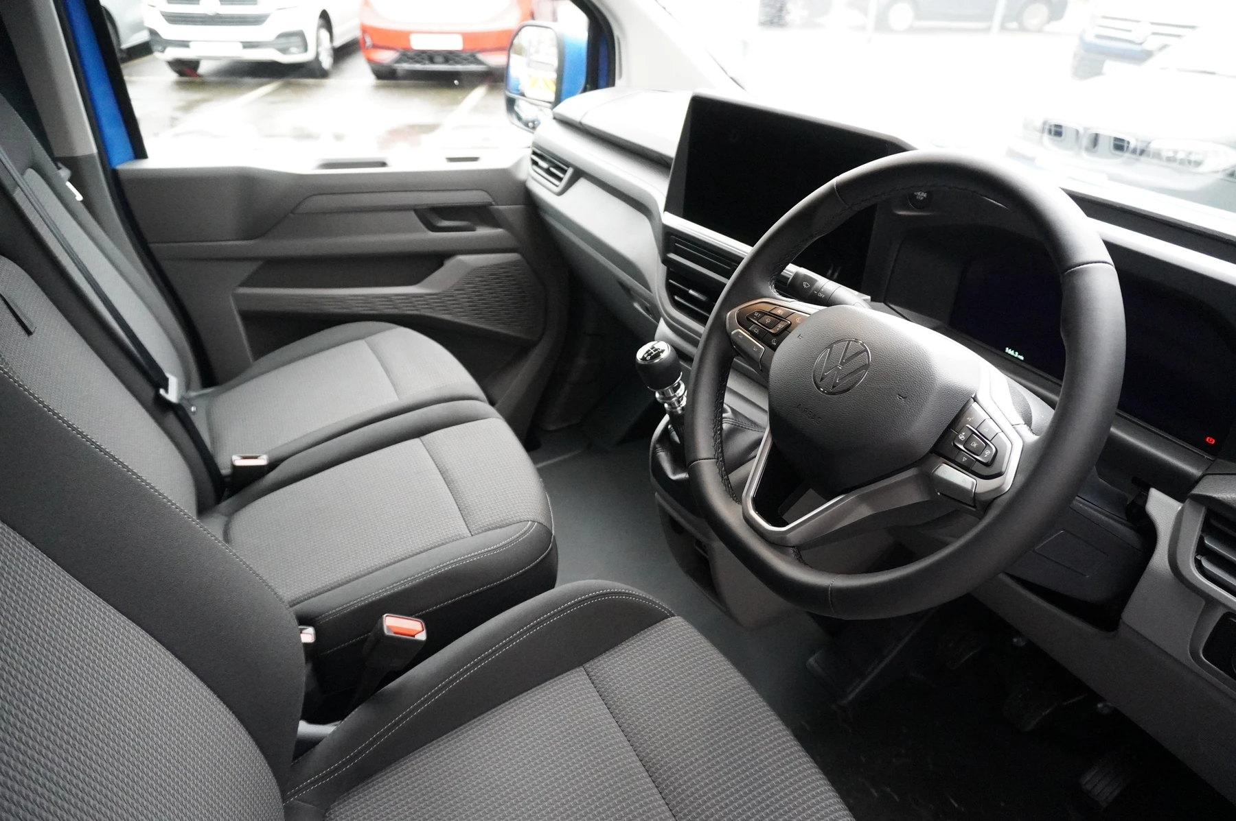 Volkswagen-Transporter-image-5