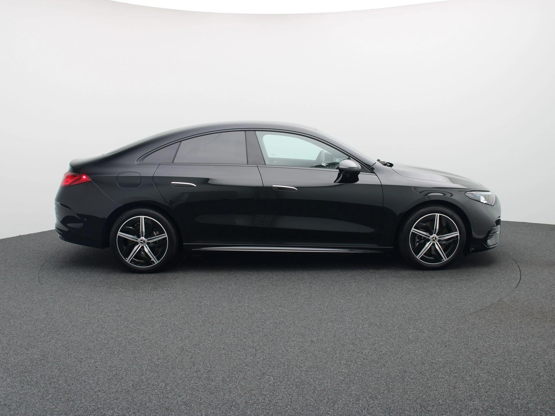 Mercedes-Benz-CLA-image-5