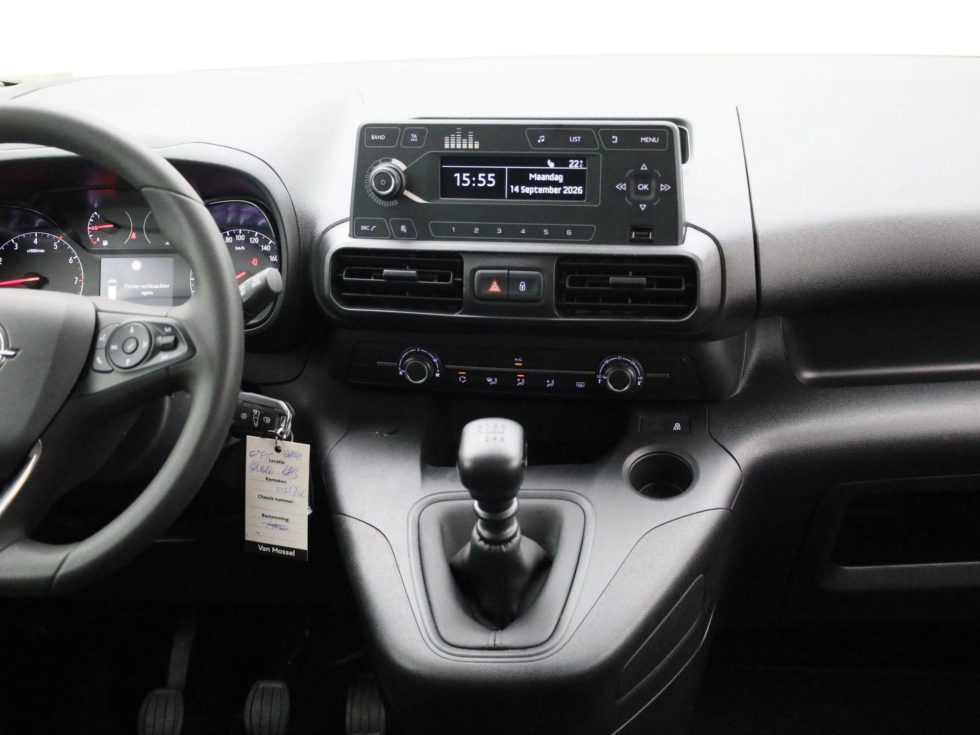 Opel-Combo Life-image-9